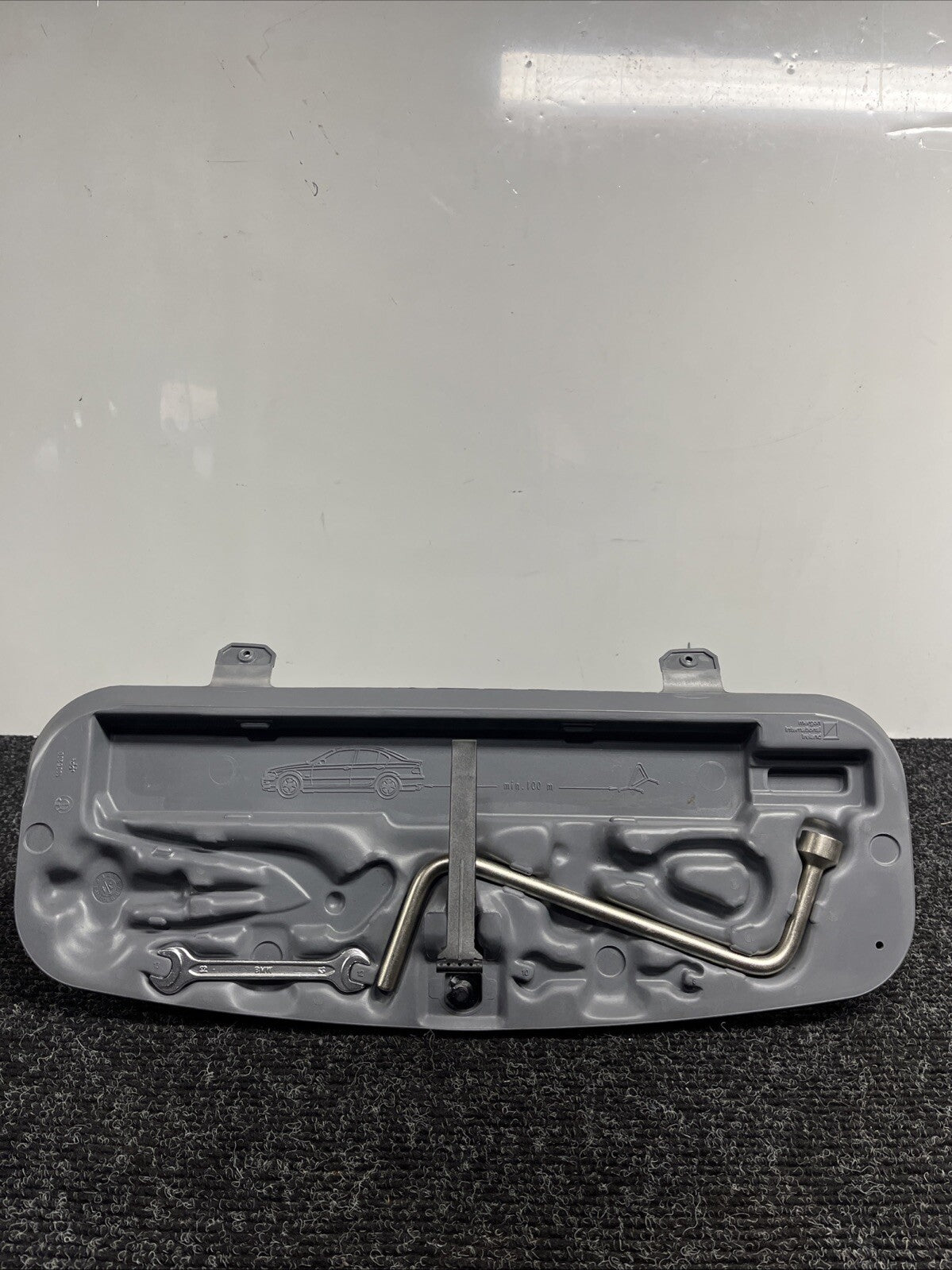 ☑️ 01-06 BMW E46 CONVERTIBLE SPARE TIRE TOOL KIT W CASE 1096200 OEM
