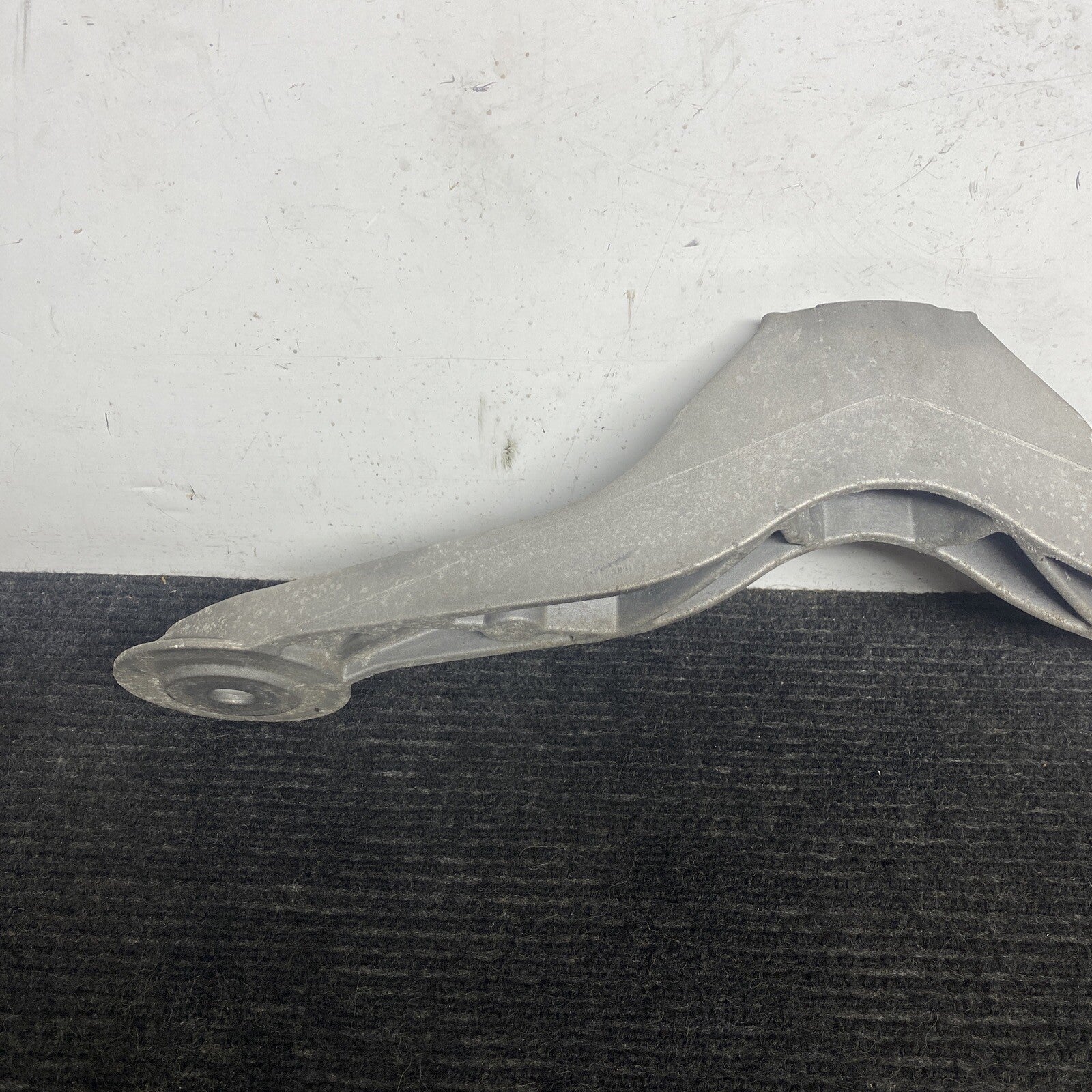 ☑️ 09-16 BMW Z4 E89 54k Miles Rear Suspension Lower Support Bracket Mount OEM