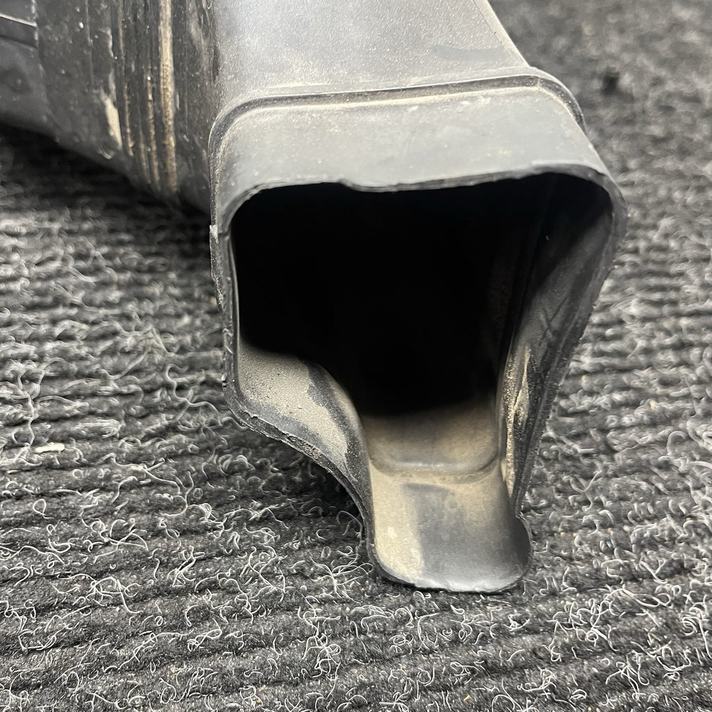 ☑️ 01-06 BMW E46 325i 325ci 330i 330ci 330xi Upper Radiator Air Duct OEM *NOTE*