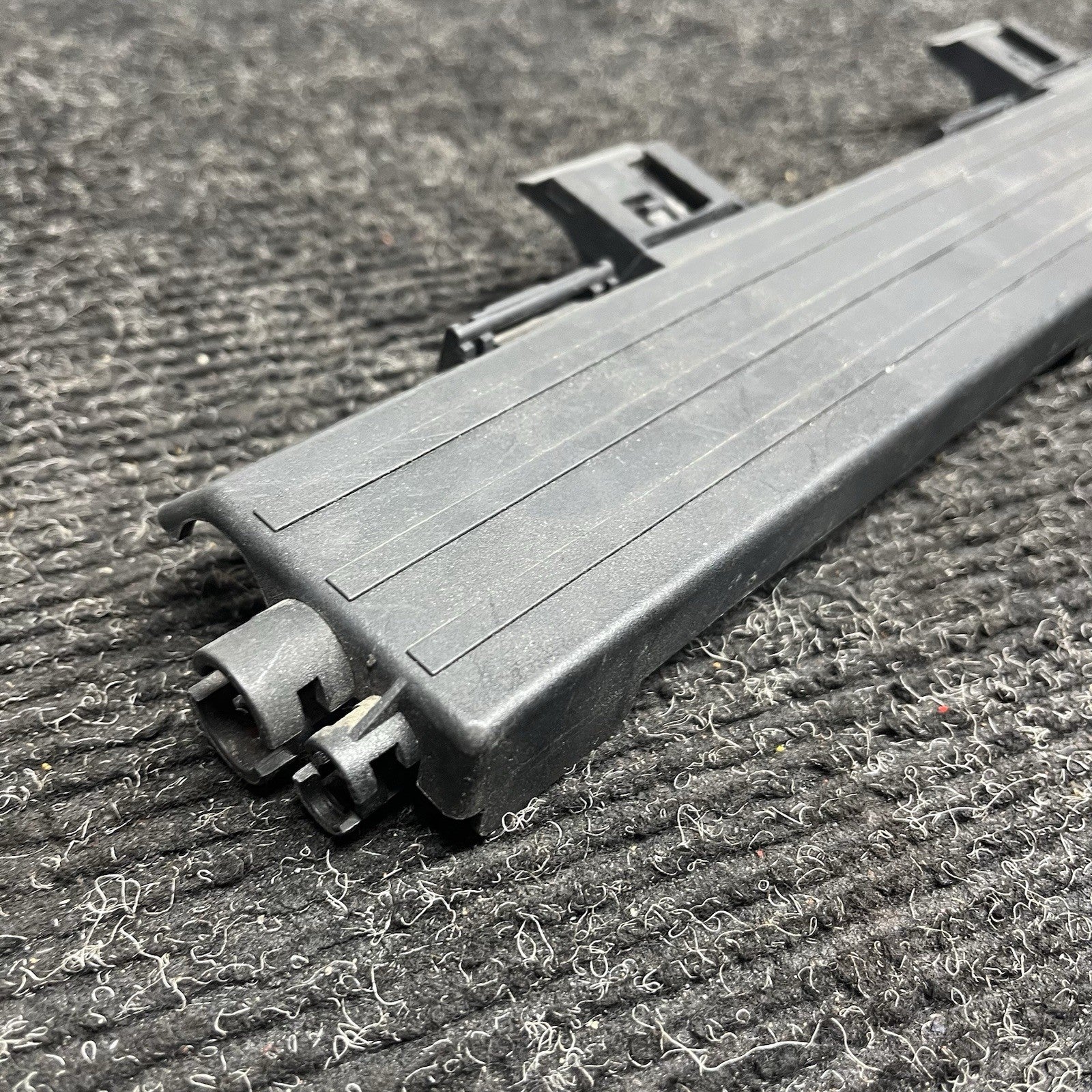 ☑️ 07-13 BMW 335i E92 E90 E93 Over Engine Upper Cable Duct Cover Channel 7532269