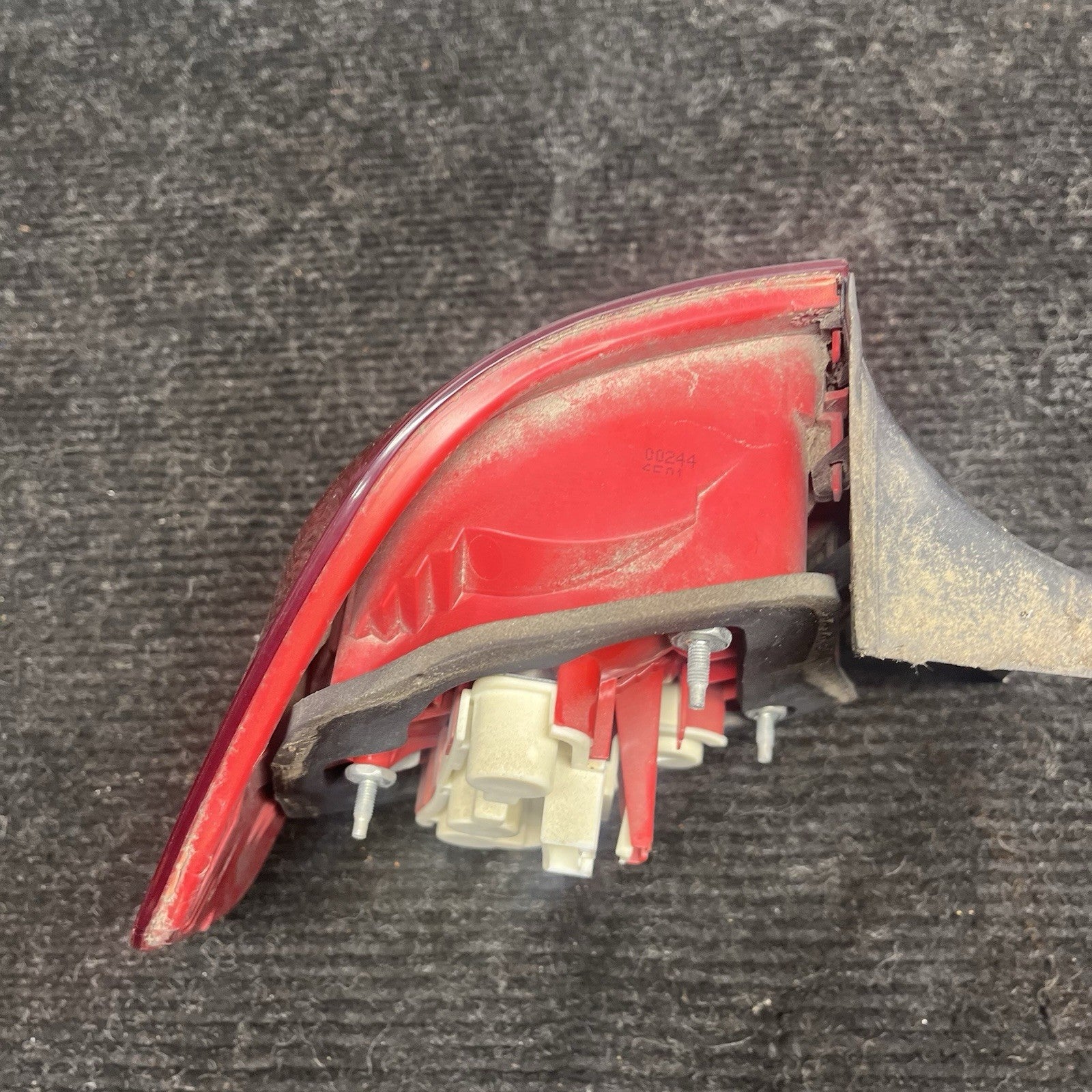 ☑️ 2006-2008 BMW 328I 335I Right Tail Light Outer 7161956 Oem E90
