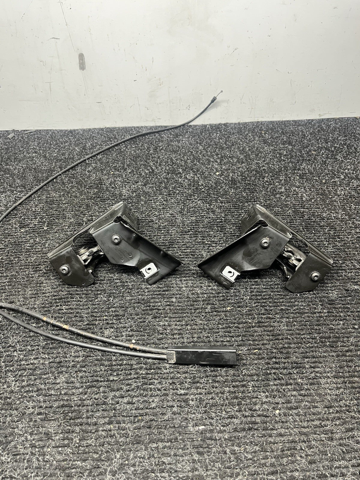 ☑️07-13 BMW 330i 328i 335i E90 E92 E93 Hood Latch and Mounting Bracket Set Cable