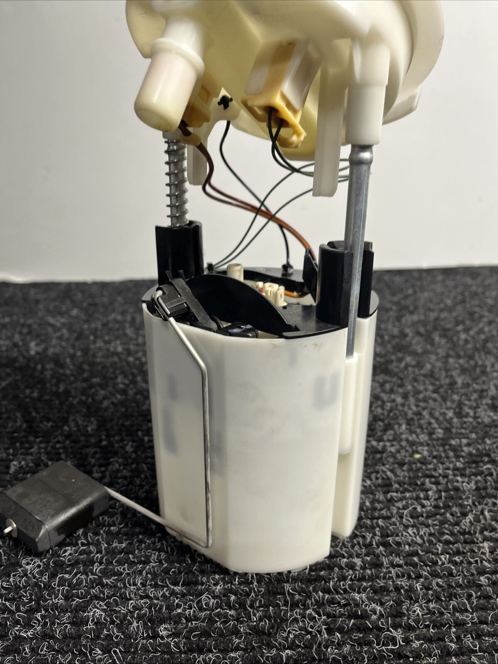 ☑️ 06-13 BMW E82 E88 E90 E91 E92 E93 128I 135I 328I 335I Fuel Pump Sending OEM
