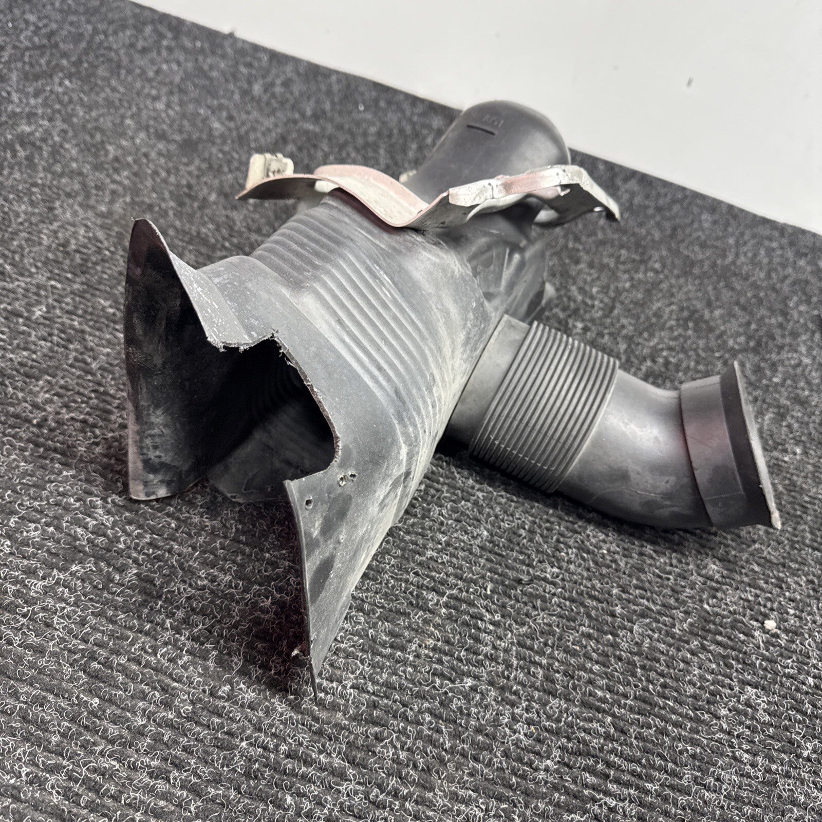 ☑️ 2001-2006 BMW E46 M3 Brake Air Duct Left Driver 7893051