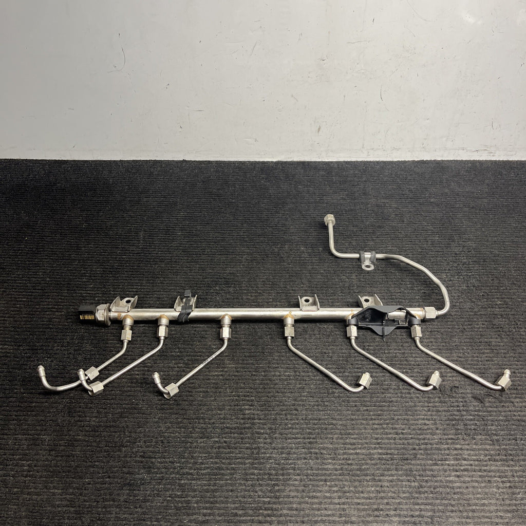 ☑️ BMW E88 E92 E60 135 335 535 N54 Engine High Pressure Fuel Rail Line Unit OEM