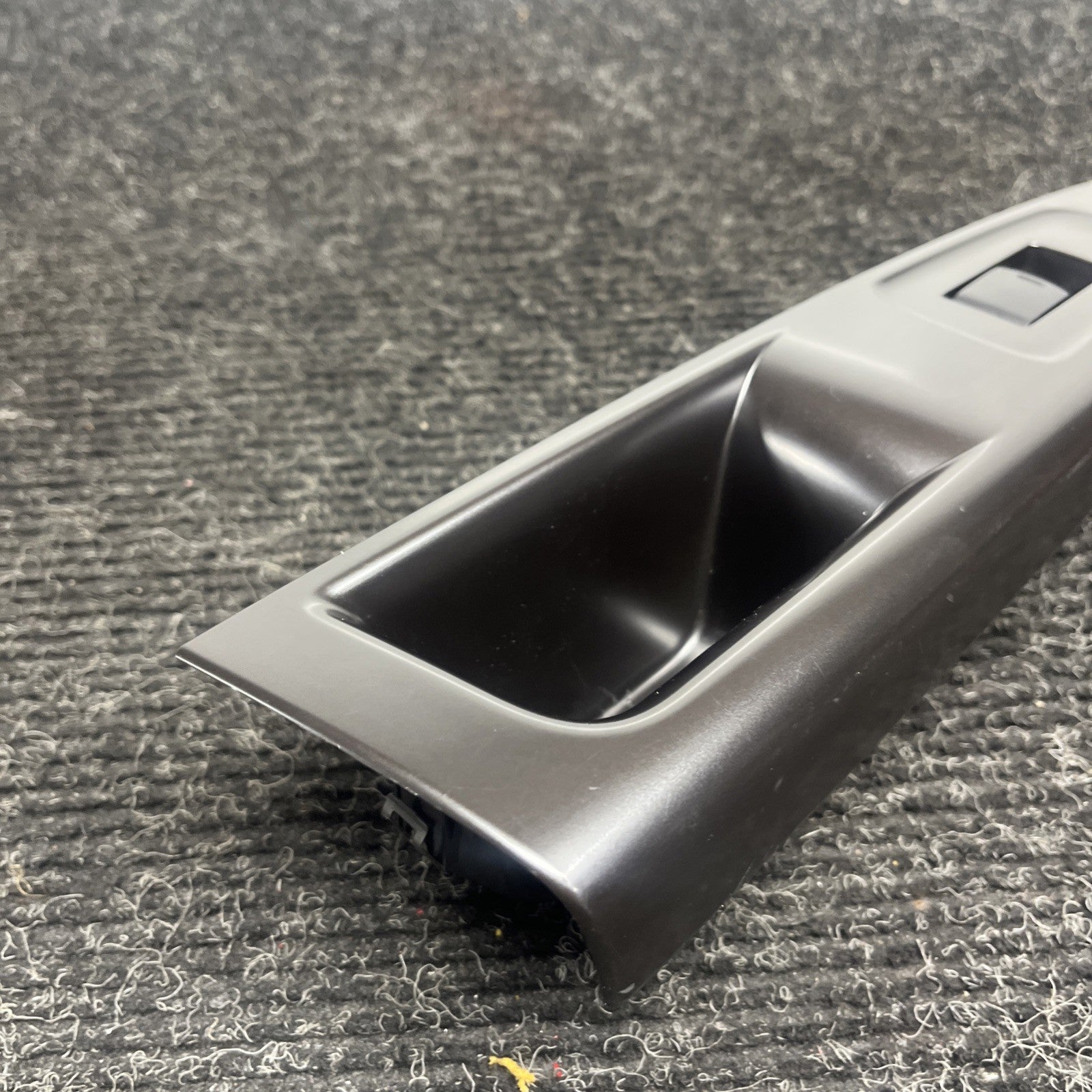 ☑️ 2011-2014 SUBARU WRX STI REAR LH DRIVER WINDOW SWITCH TRIM. P/N 94266FG510