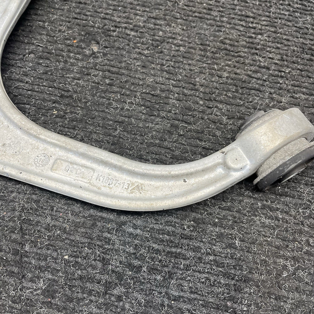 ☑️ 07-13 BMW X5 E70 LCI AWD FRONT RIGHT PASSENGER UPPER CONTROL ARM SUPPORT OEM