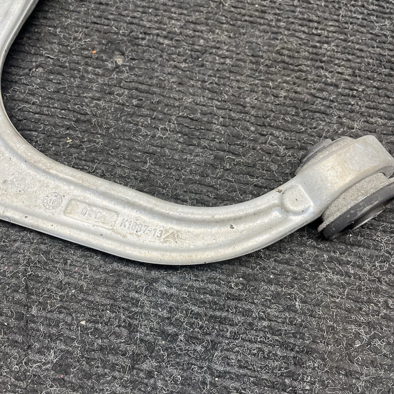 ☑️ 07-13 BMW X5 E70 LCI AWD FRONT RIGHT PASSENGER UPPER CONTROL ARM SUPPORT OEM