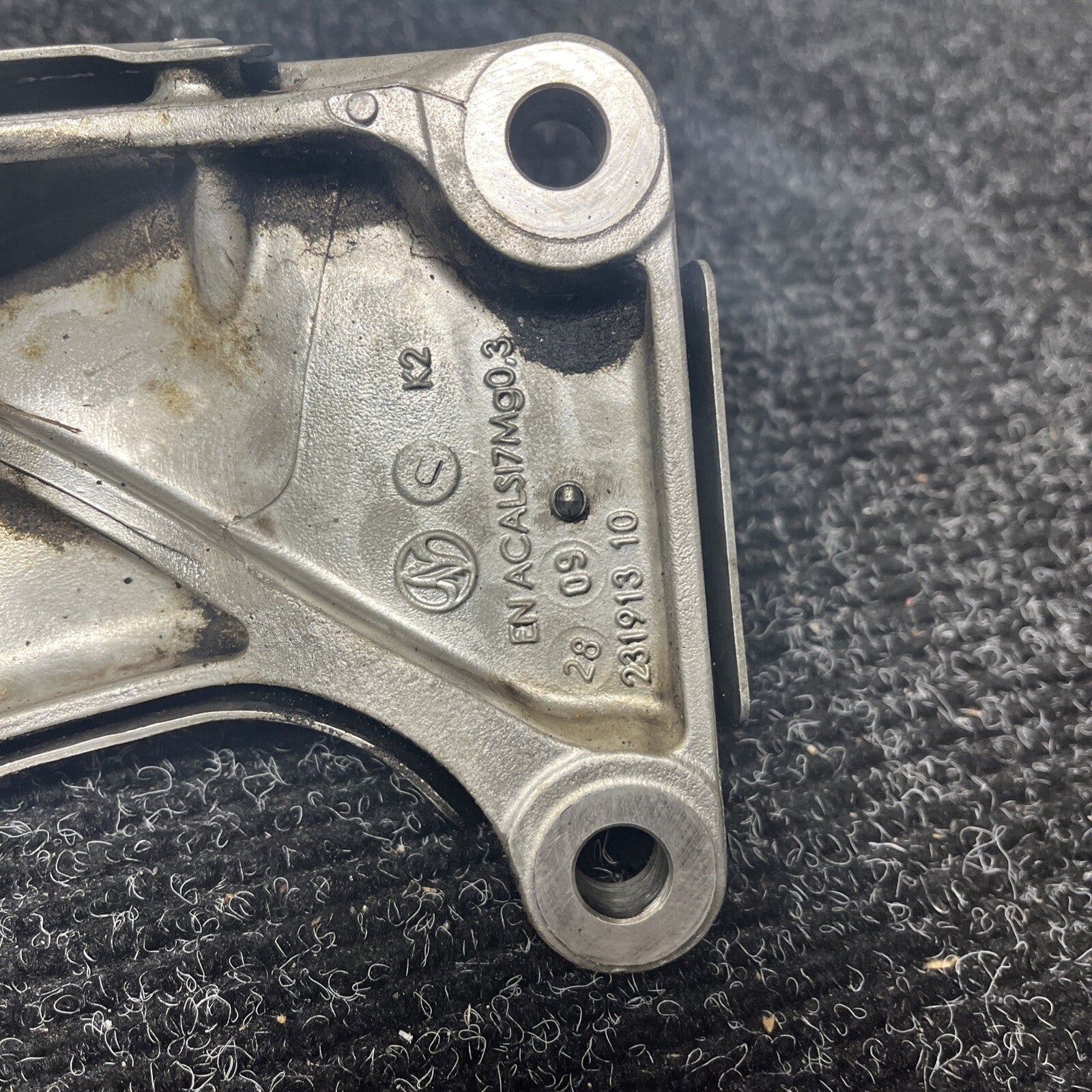 ☑️ 07-11 BMW E82 E88 E90 E92 135i 335i Right Passenger Engine Mount Bracket OEM