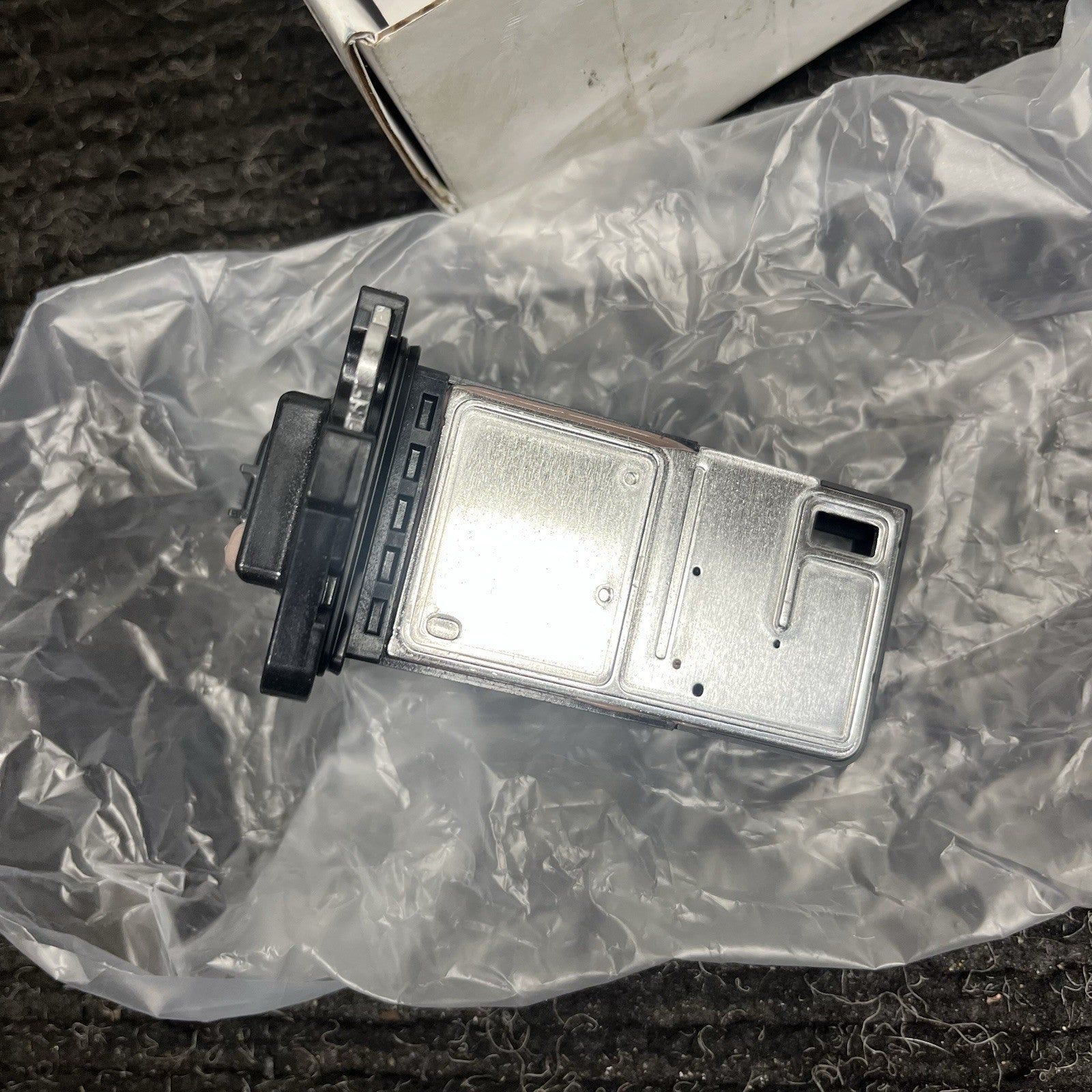 ☑️ Mass Air Flow Sensor Hitachi MAF0124