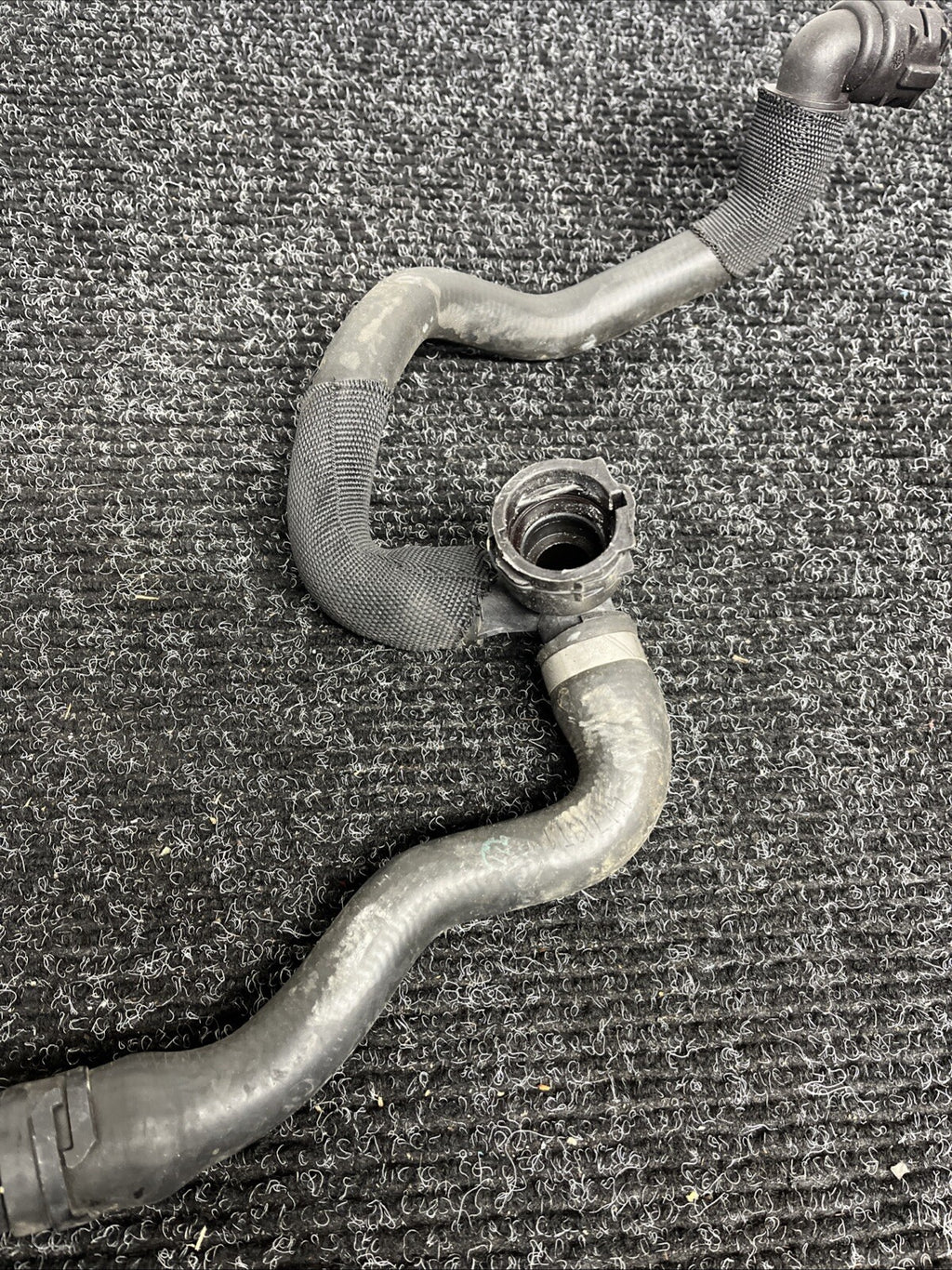 ☑️ OEM BMW E90 E92 E93 N54 RWD AT Thermostat Hose  Coolant Return Pipe Line