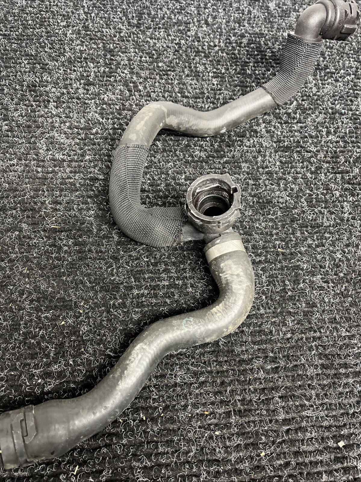 ☑️ OEM BMW E90 E92 E93 N54 RWD AT Thermostat Hose  Coolant Return Pipe Line