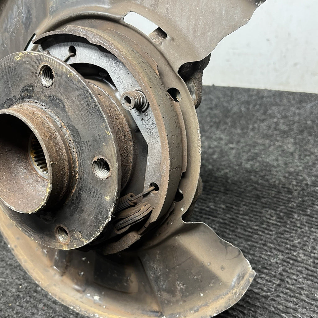 ☑️ 07-13 BMW E82 E88 E90 E92 E93 Rear Passenger Hub Spindle Bearing Knuckle OEM