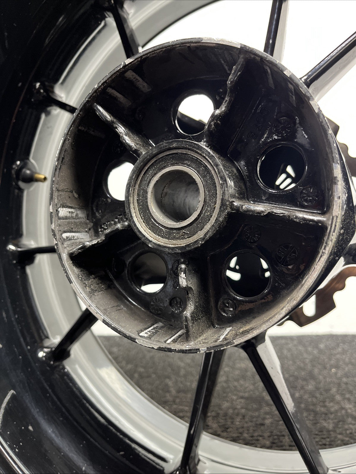 ☑️ OEM GENUINE 2009-2014 BMW S1000RR BLACK REAR WHEEL RIM (53711760)