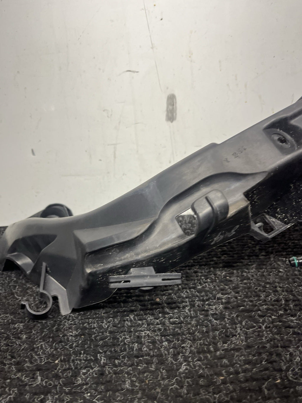 ☑️ 07-10 BMW E92/3 335 PreLci Front Right Passenger Headlight Arm Bracket Mount