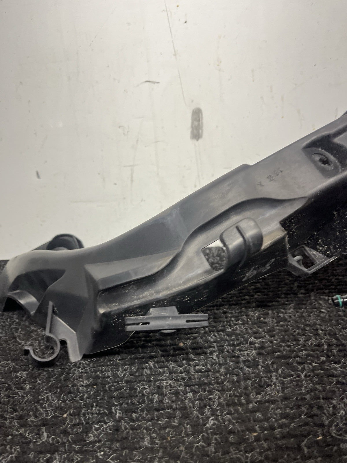 ☑️ 07-10 BMW E92/3 335 PreLci Front Right Passenger Headlight Arm Bracket Mount
