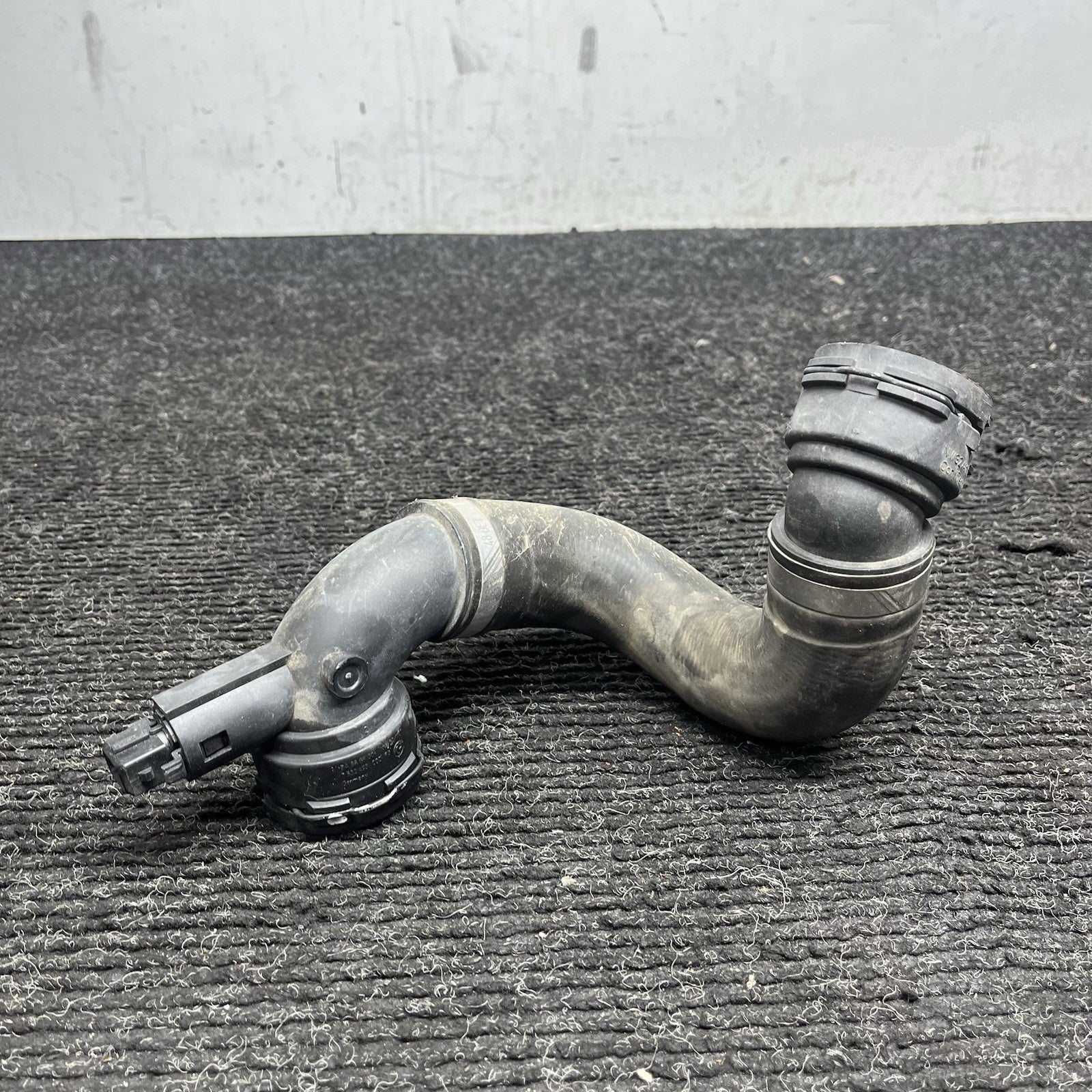 ☑️ 06-10 BMW E90 E91 325i 328i Lower Radiator Hose W Sensor Unit 7533978 OEM