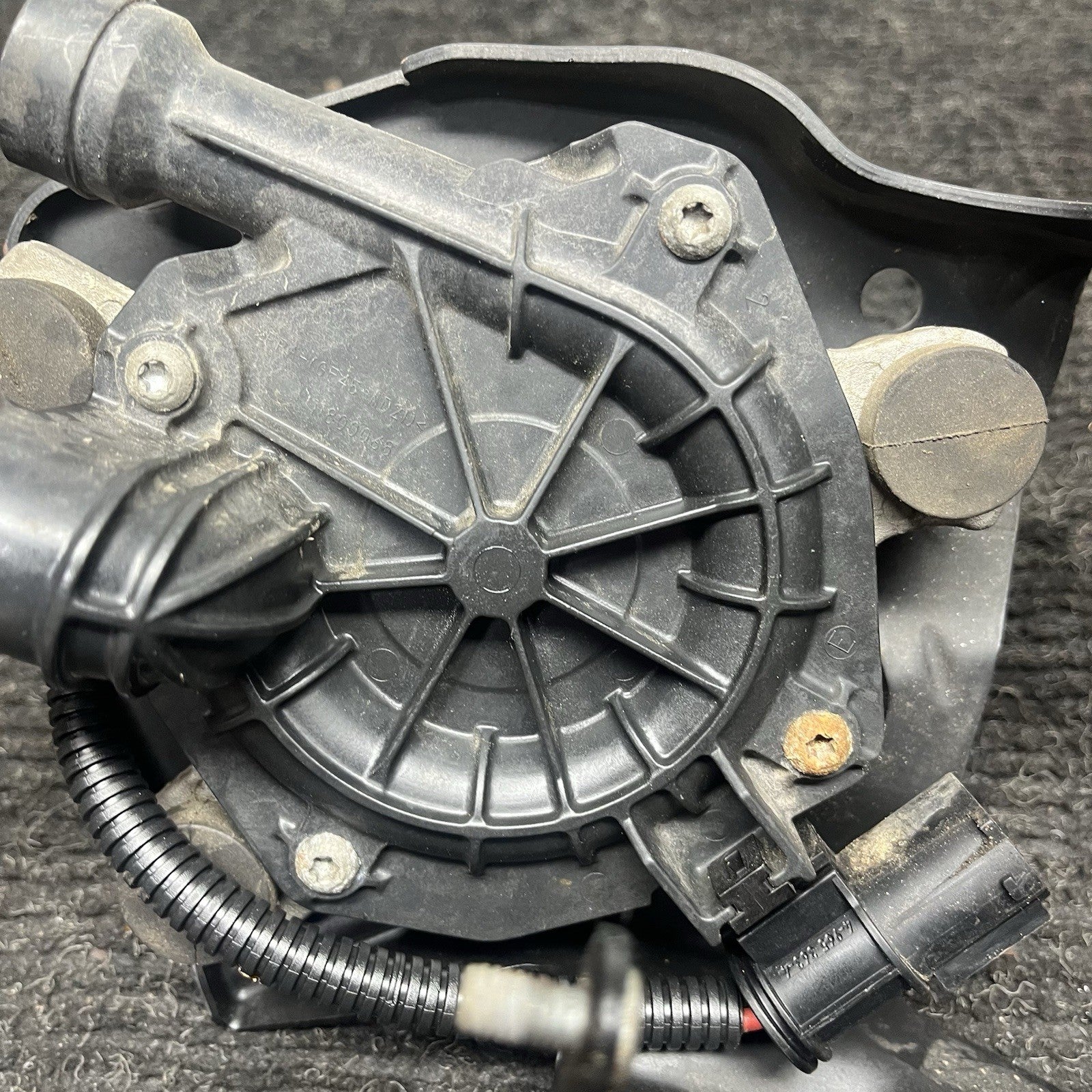☑️ OEM BMW E82 E88 E90 E91 E92 E93 128 328 N51 N52 Smog Air Injection Pump