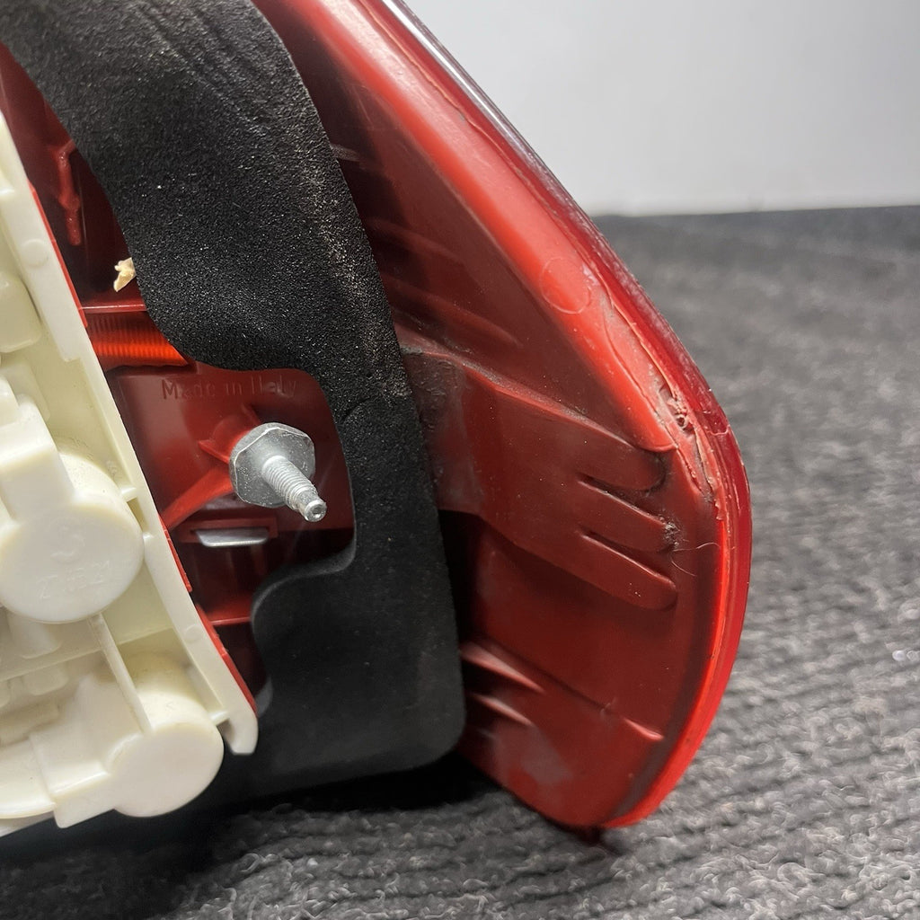 ☑️ 06-08 BMW E90 335i Sedan Rear Left Driver Side Tail Light Lamp 7161955 OEM