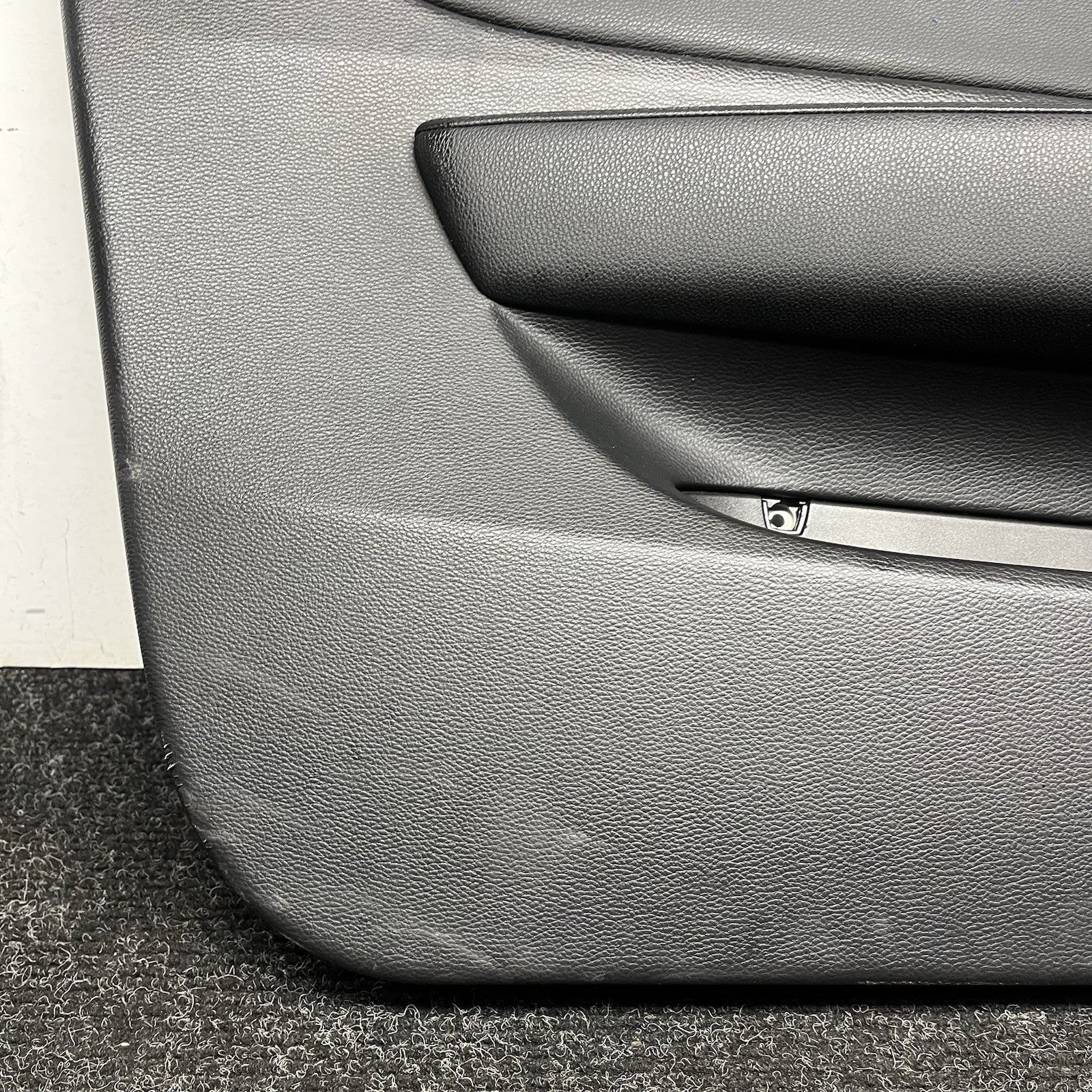 ☑️ 08-13 BMW E88 E82 135i 128i Front Driver Door Card Panel Vinyl Black