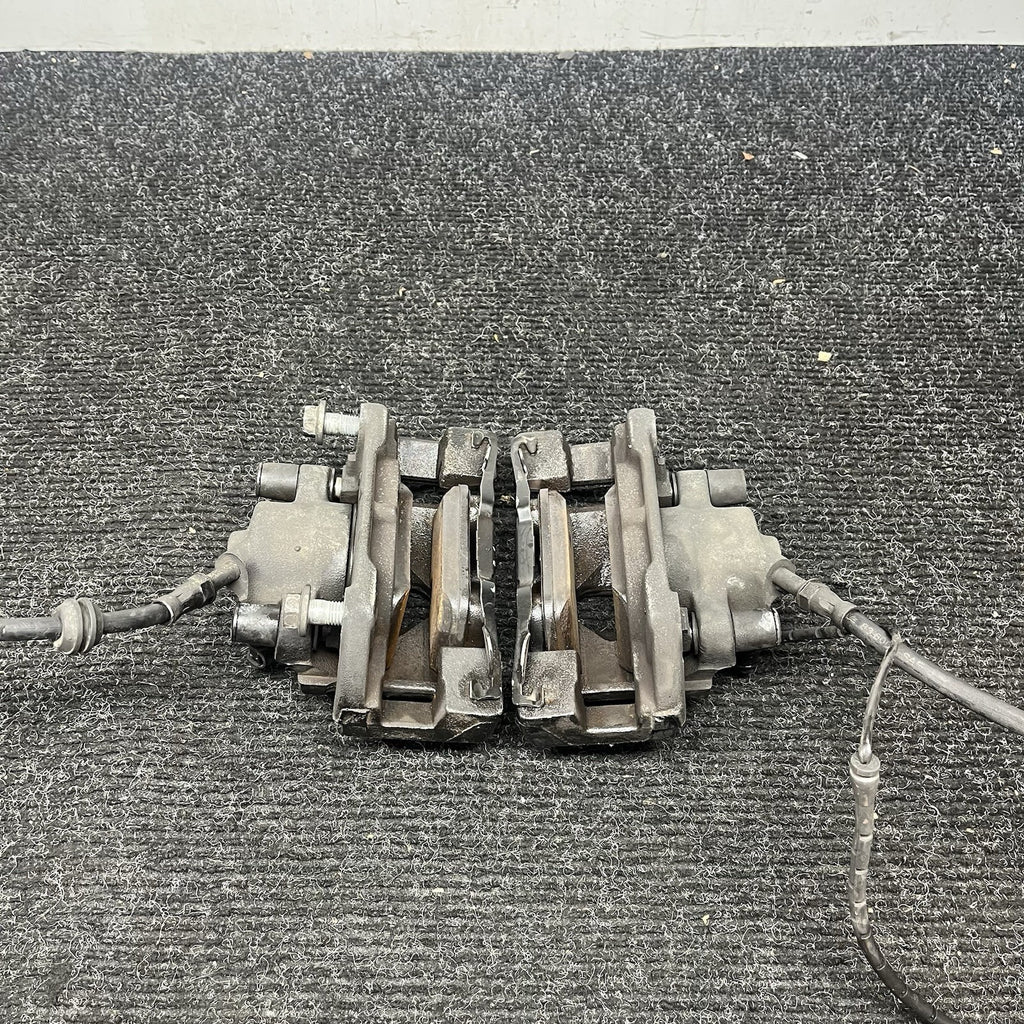 ☑️ 03-05 BMW E85 Z4 RWD SET OF 2 FRONT LEFT & RIGHT BRAKE CALIPER OEM *NOTE*