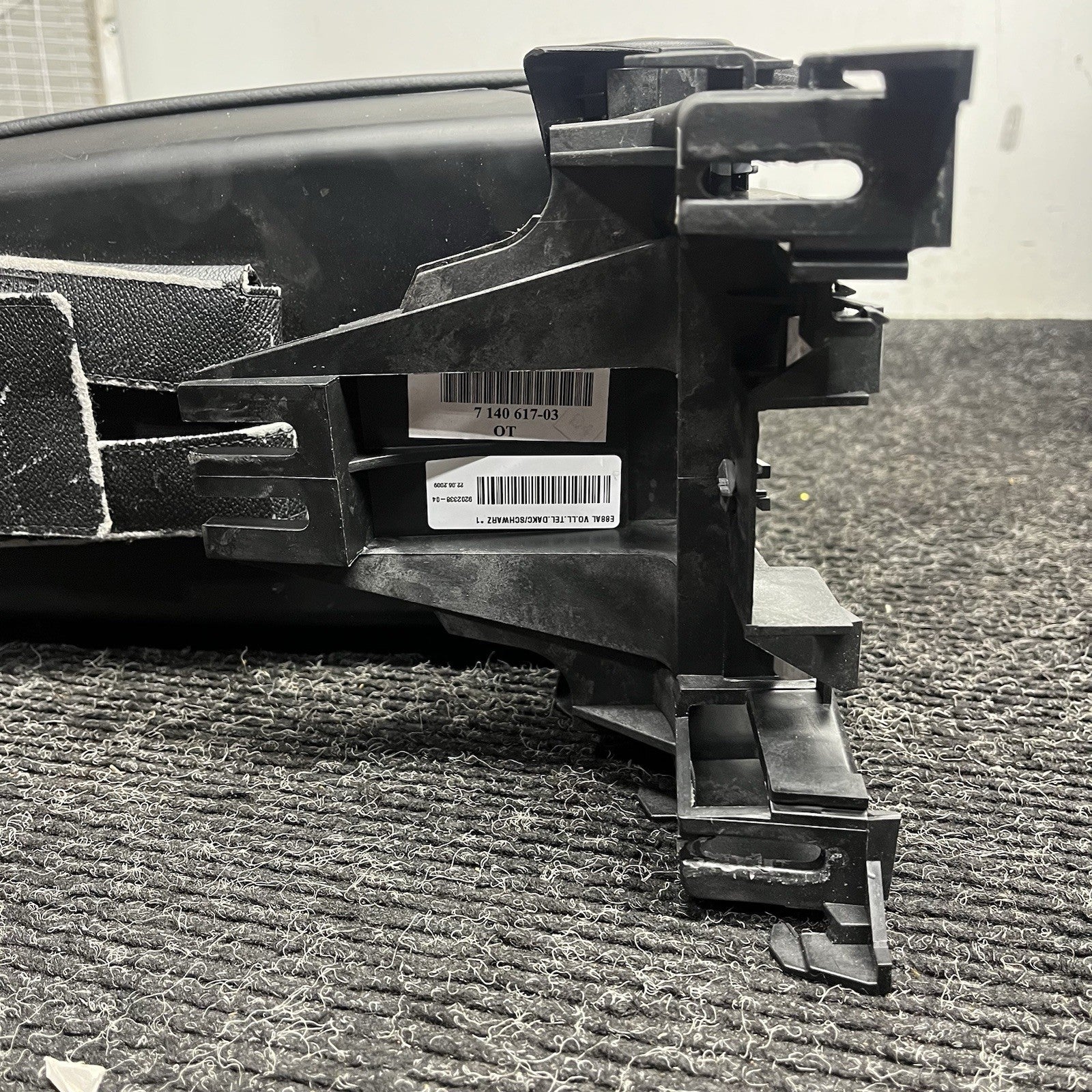 ☑️ 08-13 OEM BMW E88 E82 Center Console Armrest Tray Black Leather