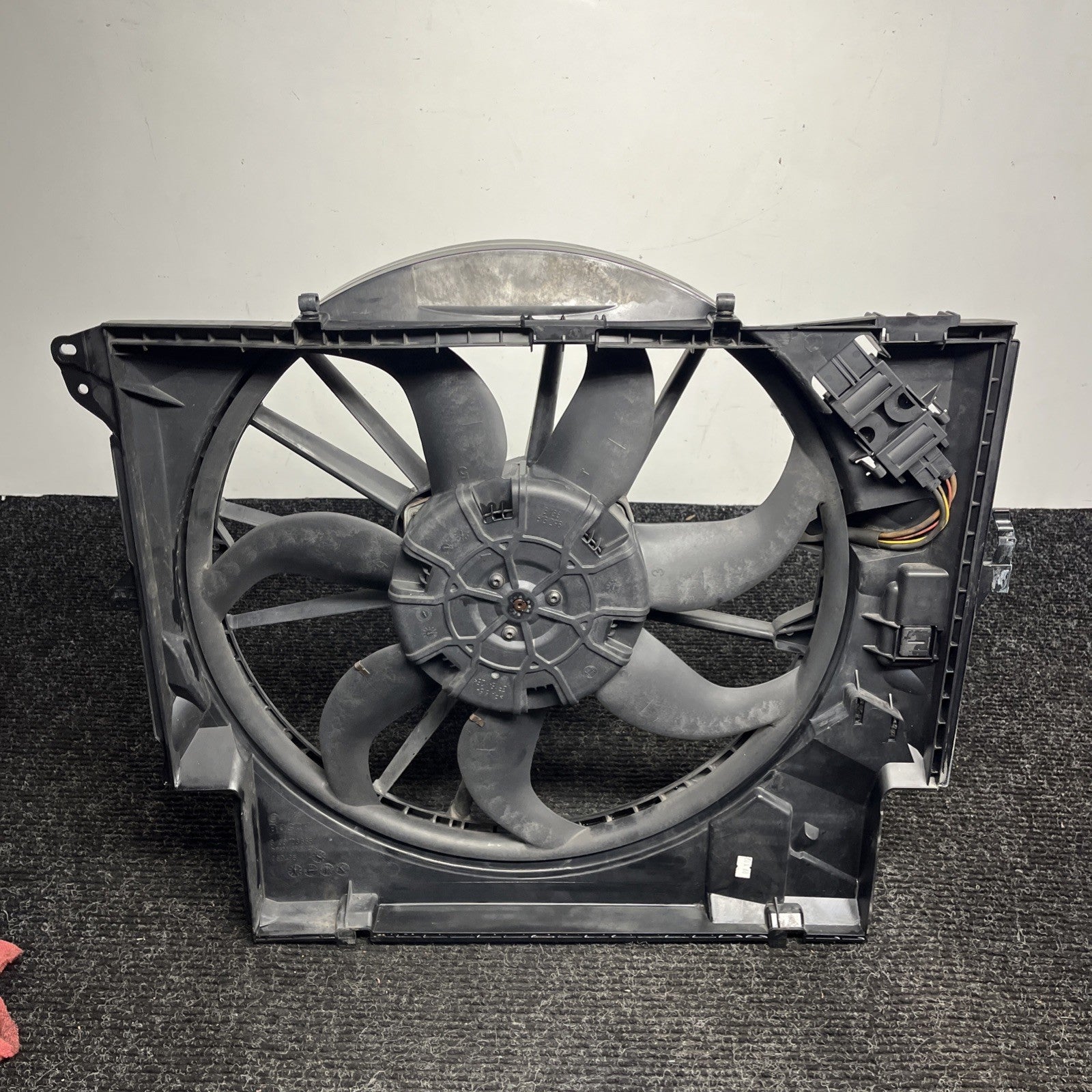 ☑️ 07-13 OEM BMW E88 E90 E92 N54 N55 Engine Radiator Cooling Auxiliary Fan 600W