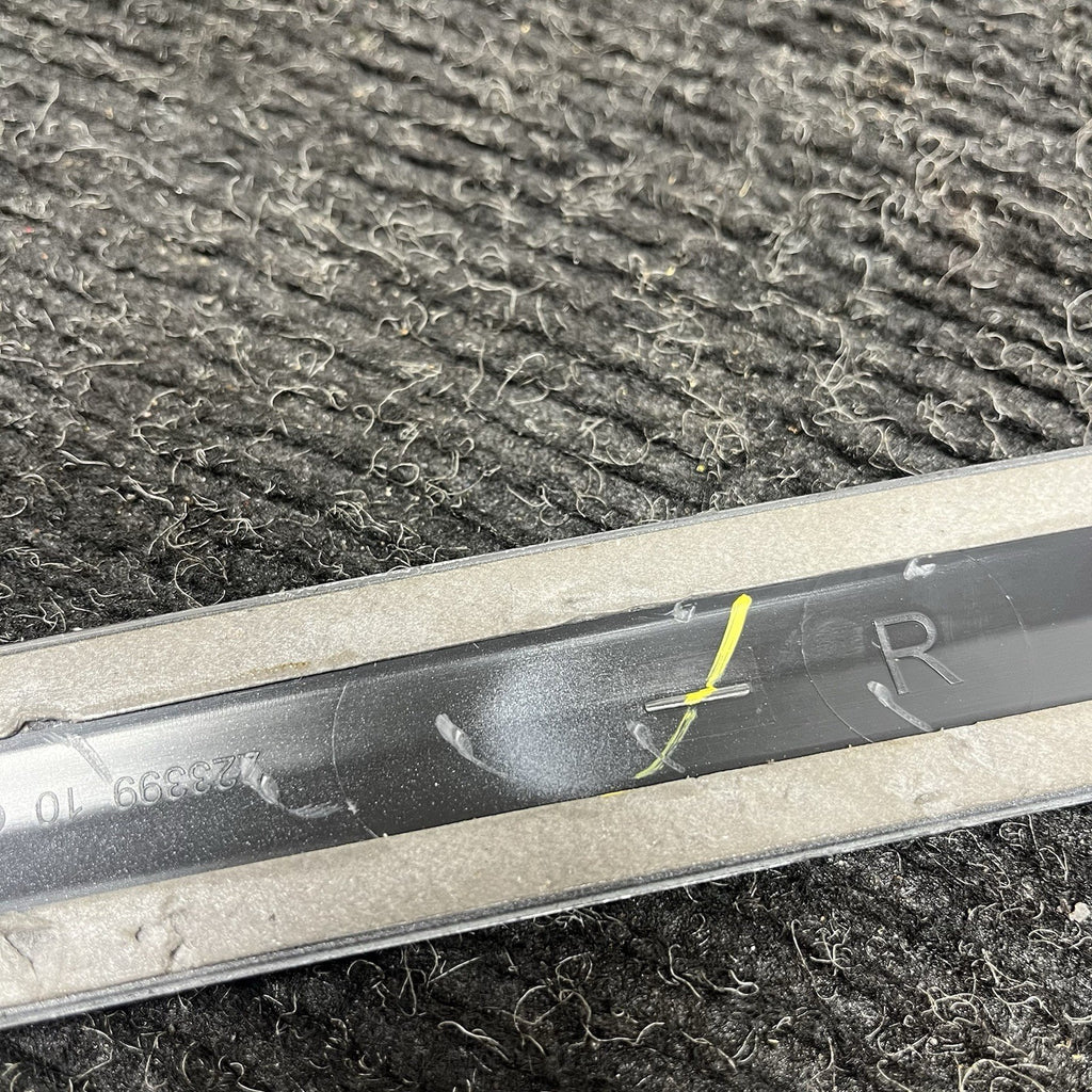 ☑️ 07-13 OEM BMW E93 328 335 M3 Convertible Roof Hinge Cover Right 7128744
