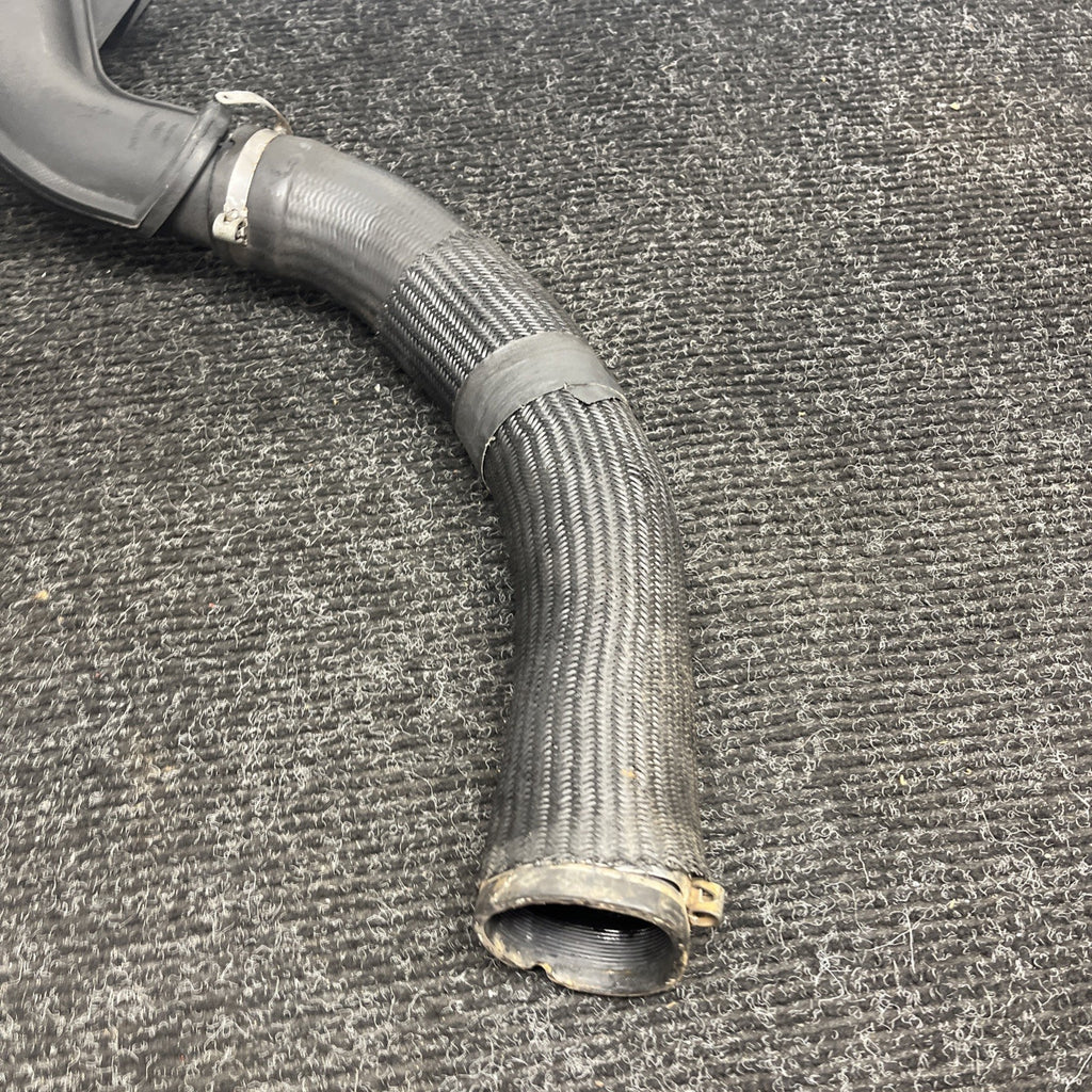 ☑️ 2013-2022 MASERATI LEVANTE 3.0L AIR INLET TUBE DUCT HOSE Y PIPE 670039138 OEM