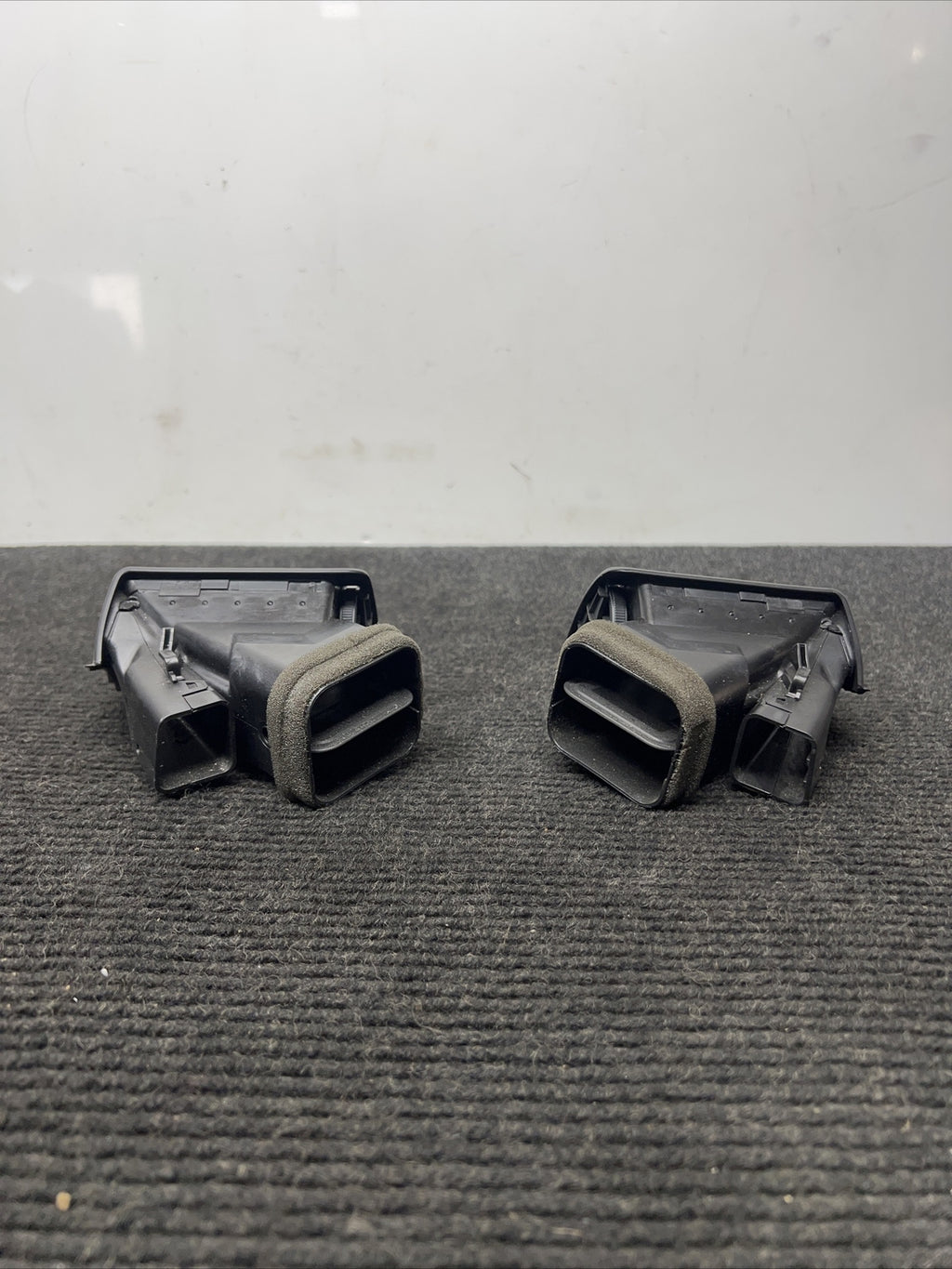 98-05 BMW E46 M3 3 SERIES FRONT L/R DASH END VENTS AC VENT AIR VENT OEM
