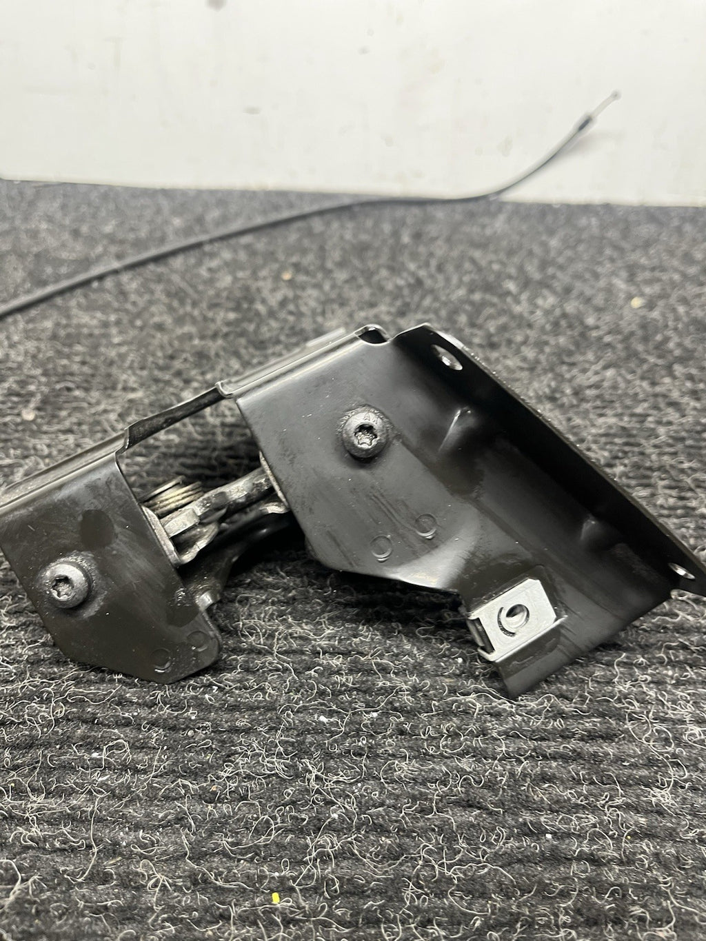 ☑️07-13 BMW 330i 328i 335i E90 E92 E93 Hood Latch and Mounting Bracket Set Cable