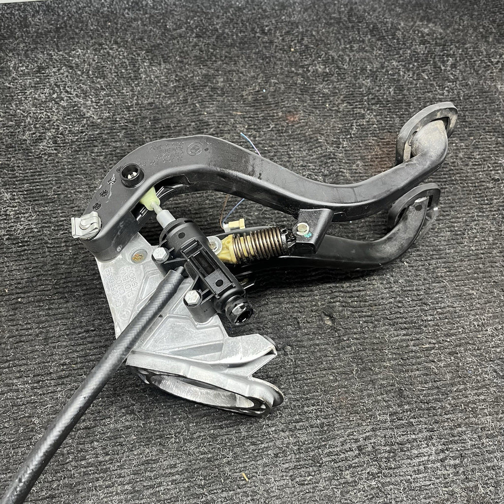 ☑️ BMW F30 F22 F32 F80 F82 MANUAL TRANSMISSION CLUTCH BRAKE PEDAL OEM W/ LINE