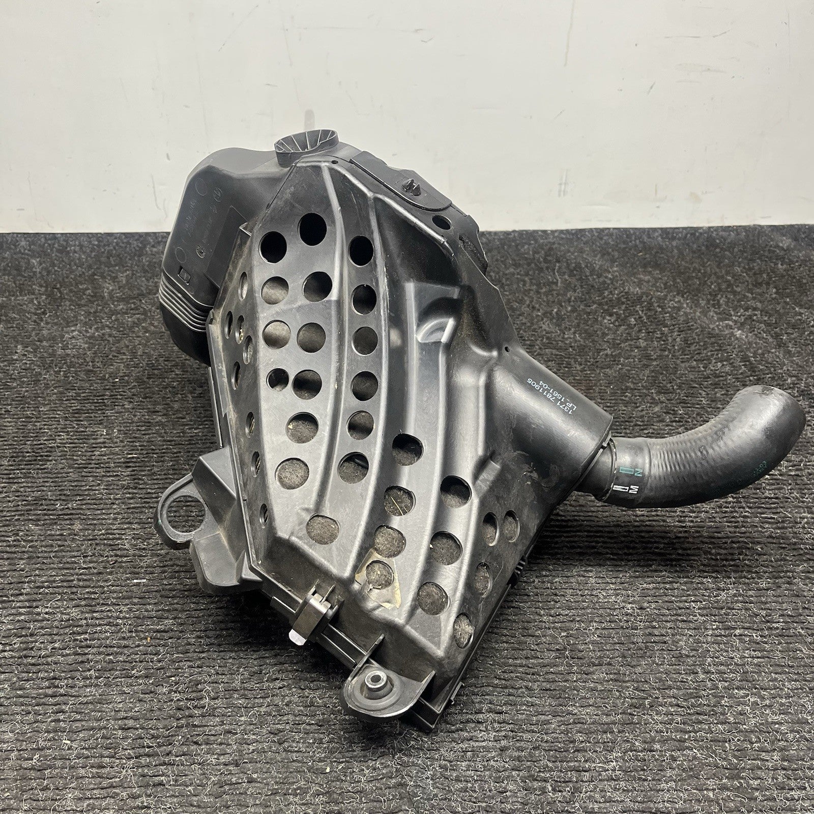 ☑️ 09-11 OEM BMW E90 335d M57 Diesel Engine Air Filter Housing Intake Silencer