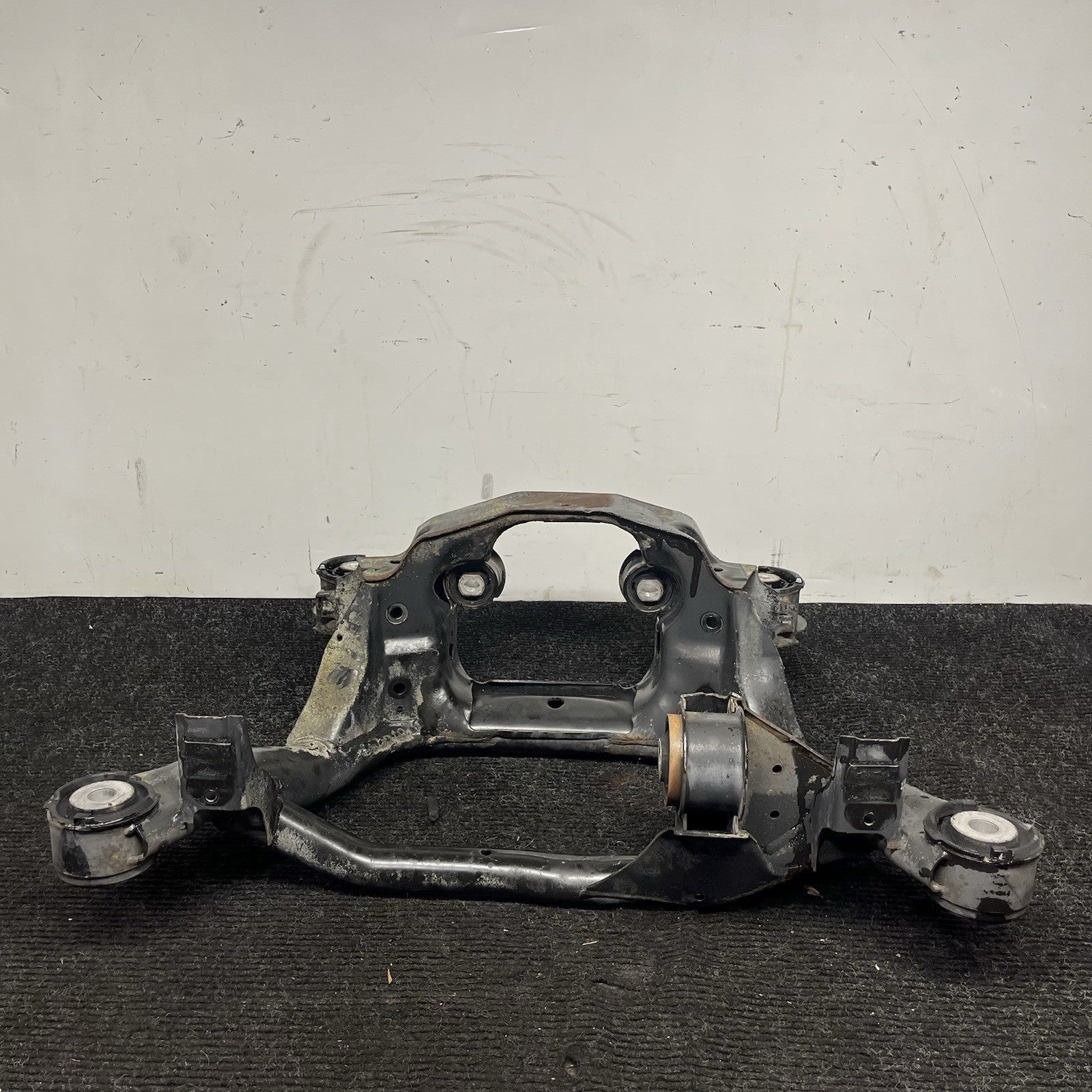 ☑️98-06 BMW E46 3 Series Rear Lower Axle Subframe Crossmember Carrier Cradle OEM