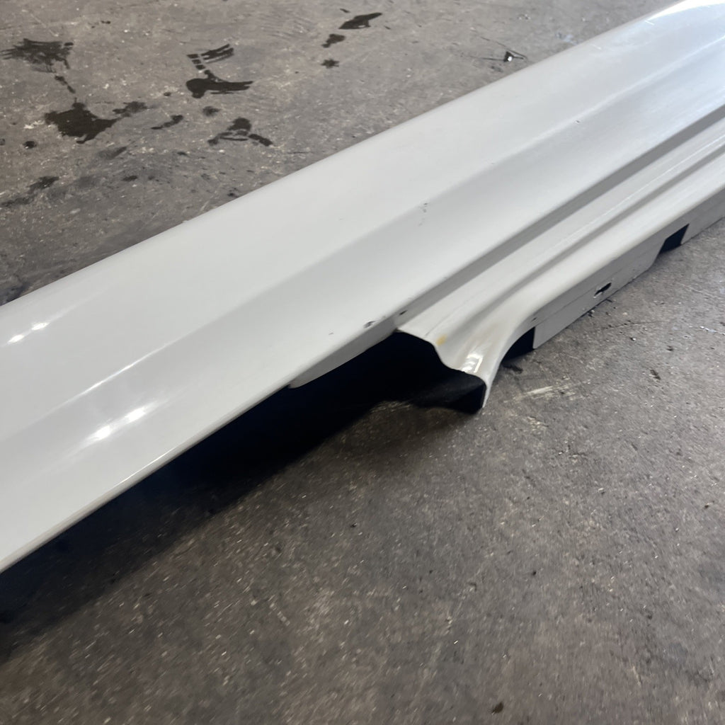 ☑️08-13 OEM BMW E88 E82 135 MSport Left Driver Side Skirt Rocker Panel White