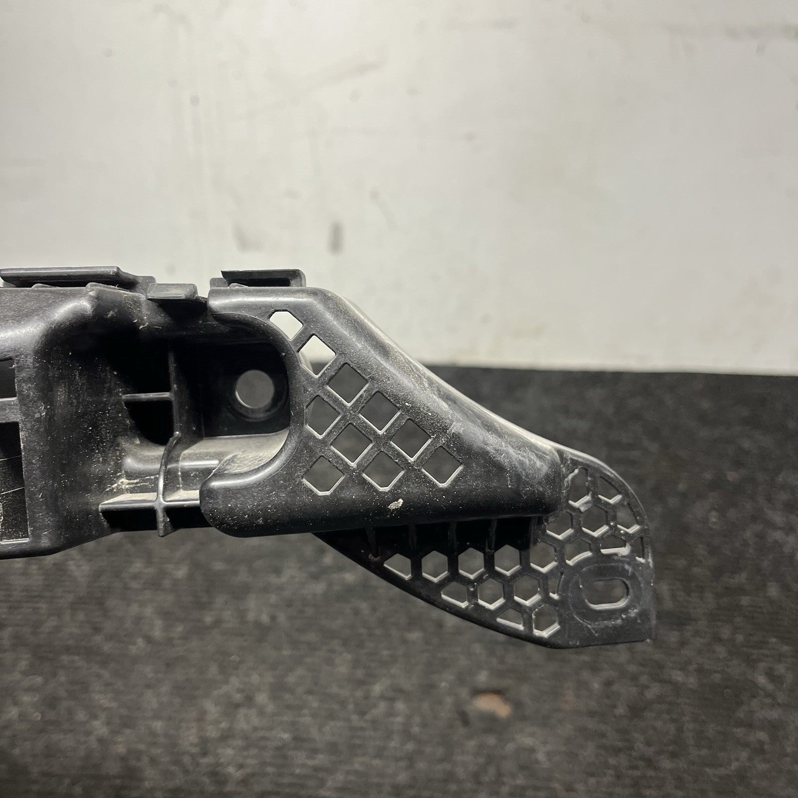 ☑️ 2022-2025 TOYOTA GR86 BRZ REAR BUMPER LEFT SIDE UPPER MOUNT BRACKET OEM