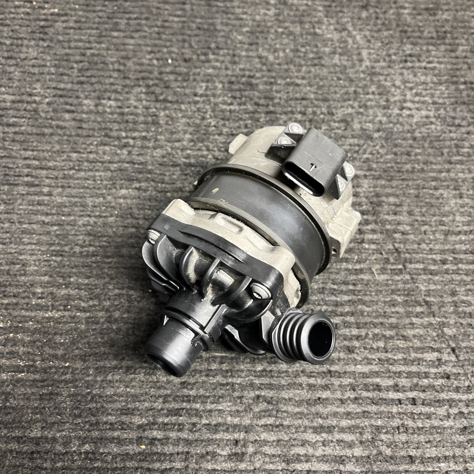 ☑️ 12-16 OEM BMW F22 F30 F34 F32 F36 M235 Auxiliary Electric Water Pump N55