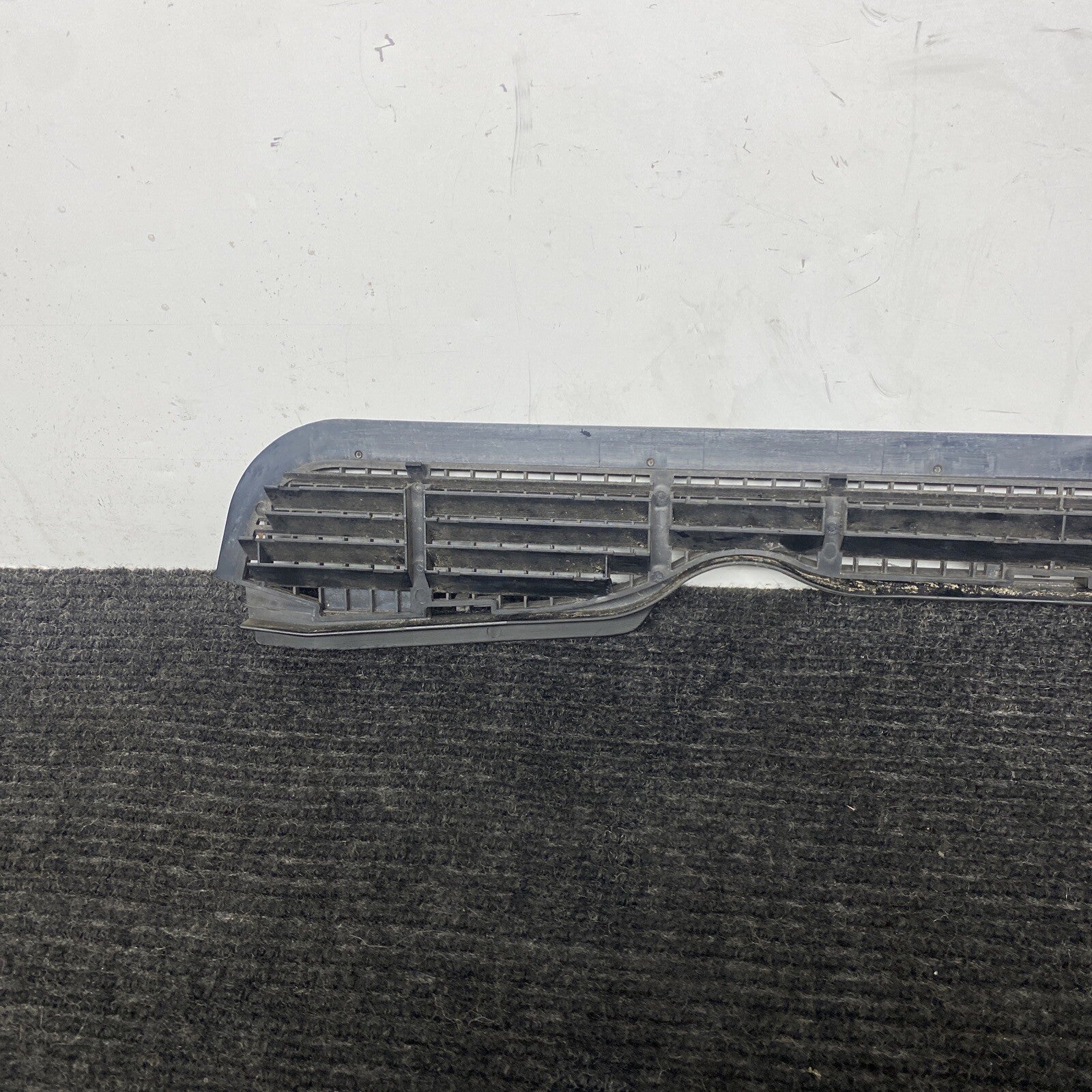 ☑️1991-1999 BMW E36 3 Series Exterior Hood Center Bonnet Cowl Grille OEM 1977679
