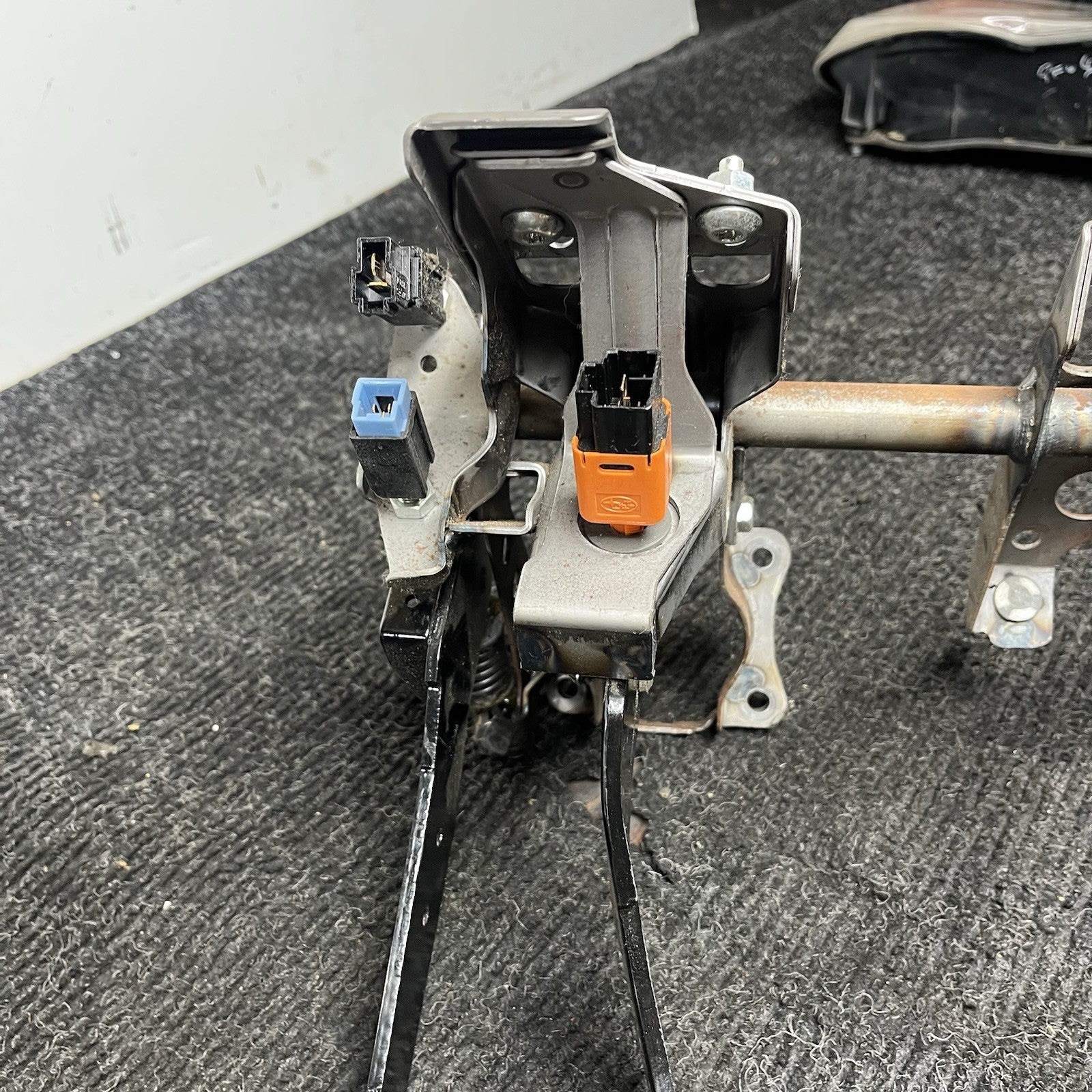 ☑️ 2015-2019 Subaru WRX STI Brake & Clutch Pedal Assembly OEM 15-19