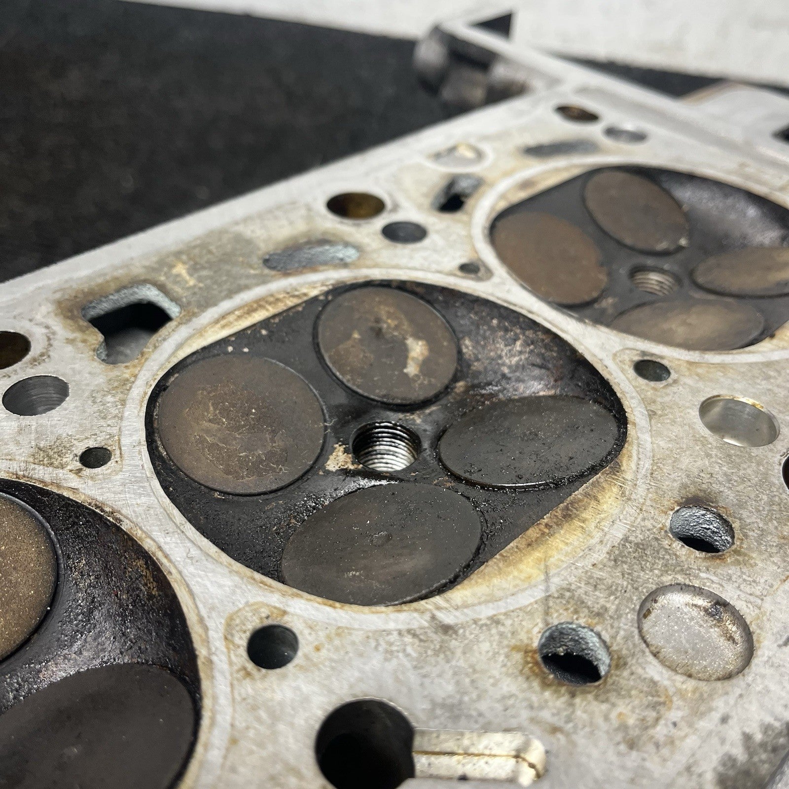 ☑️ BMW M42 Engine Cylinder Head 1721464