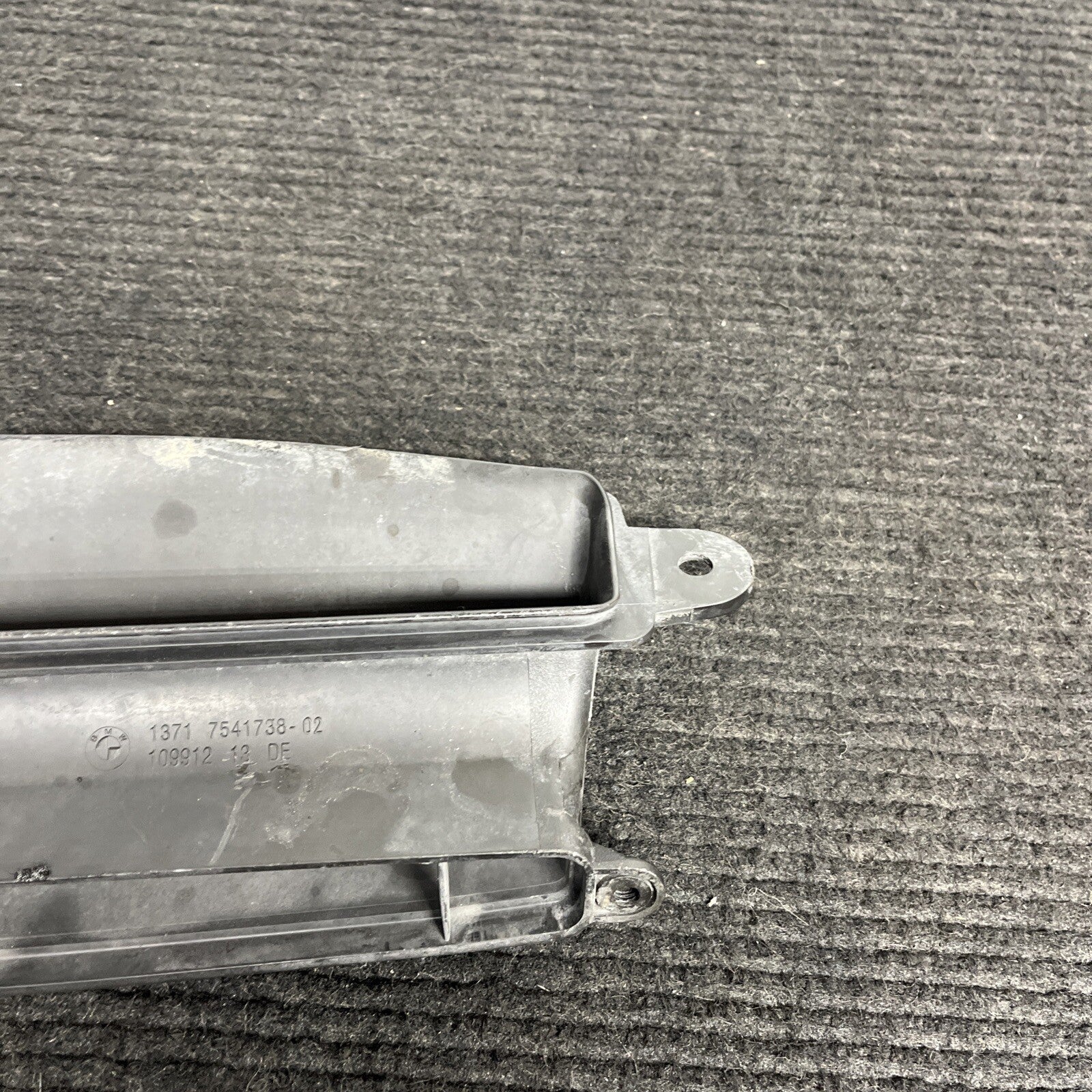 ☑️ OEM BMW E90 E92 E93 328 335 M3 Engine Inlet Intake Suction Tube Air Duct