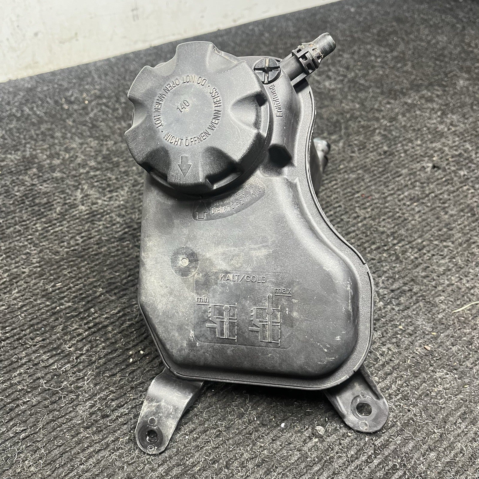 ☑️ 06-13 BMW E82 E88 E90 E92 E93 Radiator Expansion Tank Coolant Reservoir OEM
