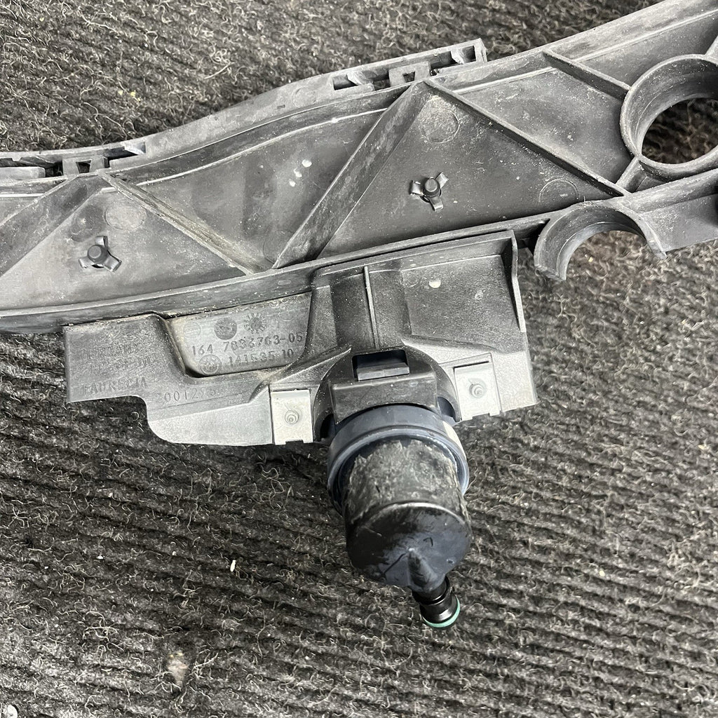 ☑️ 08-13 BMW E82 E88 128 135 Left Driver Headlight Arm Bracket Support Mount
