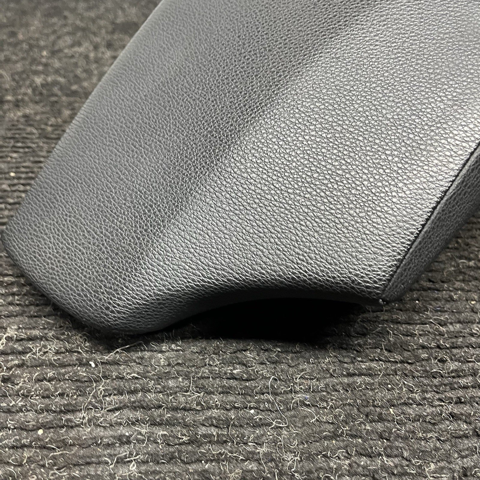 ☑️ 08-13 OEM BMW E88 E82 Center Console Armrest Tray Black Leather