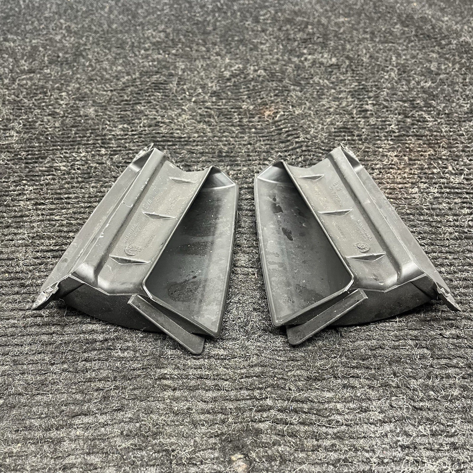 ☑️ 08-13 OEM BMW E82 E88 135 Front Air Intake Silencer Duct Right Left Pair SET