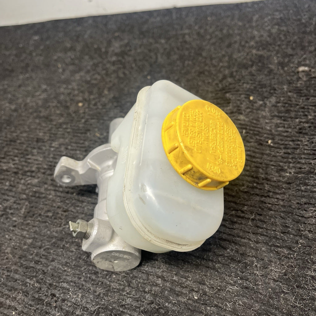 ☑️ 2015-2019 Subaru WRX Brake Master Cylinder Reservoir OEM 15-19