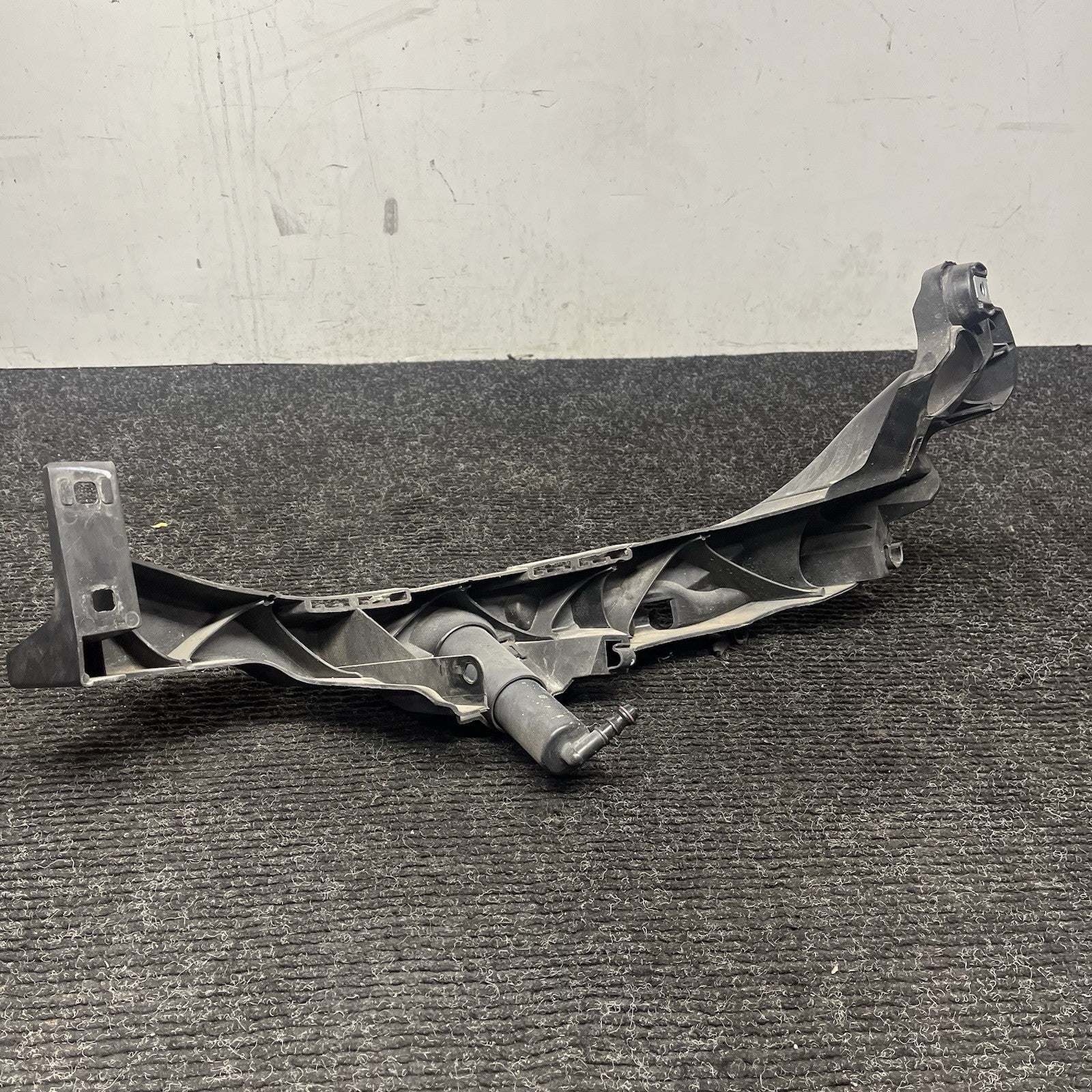 ☑️ 07-10 OEM BMW E92 E93 328 335 Right Passenger Headlight Bracket Carrier Mount