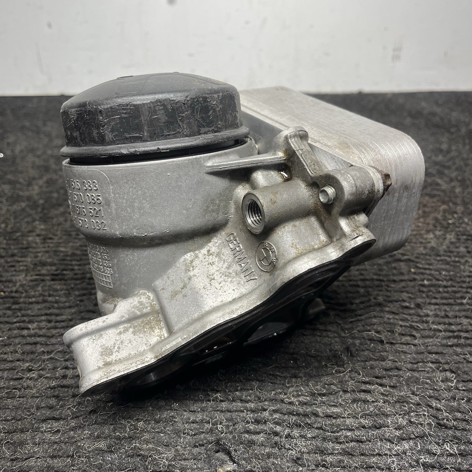 ☑️ 2007-2013 BMW 328i 528i N52 Oil Filter Housing Heat Exchanger OEM 11427516383