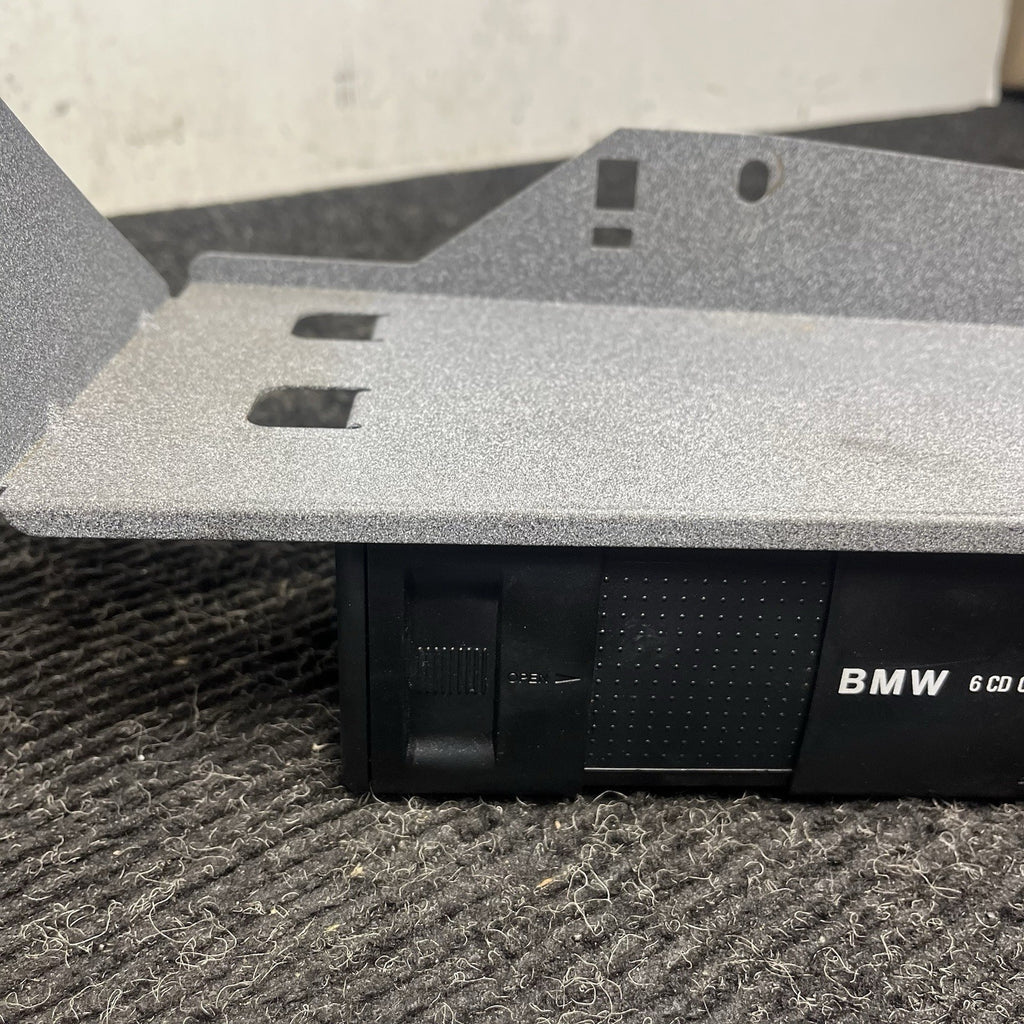 ☑️ BMW E36 328i 323i M3 1995-2003 OEM 6 CD Changer 82111469404