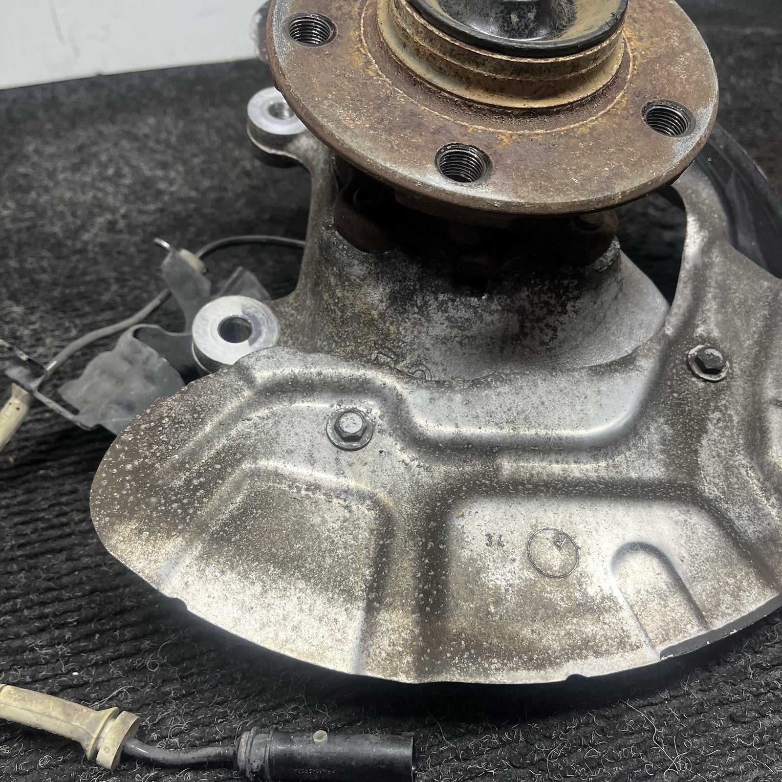 ☑️ 14-17 BMW F22 F23 M235i Front Right Passenger Spindle Knuckle Hub RWD OEM